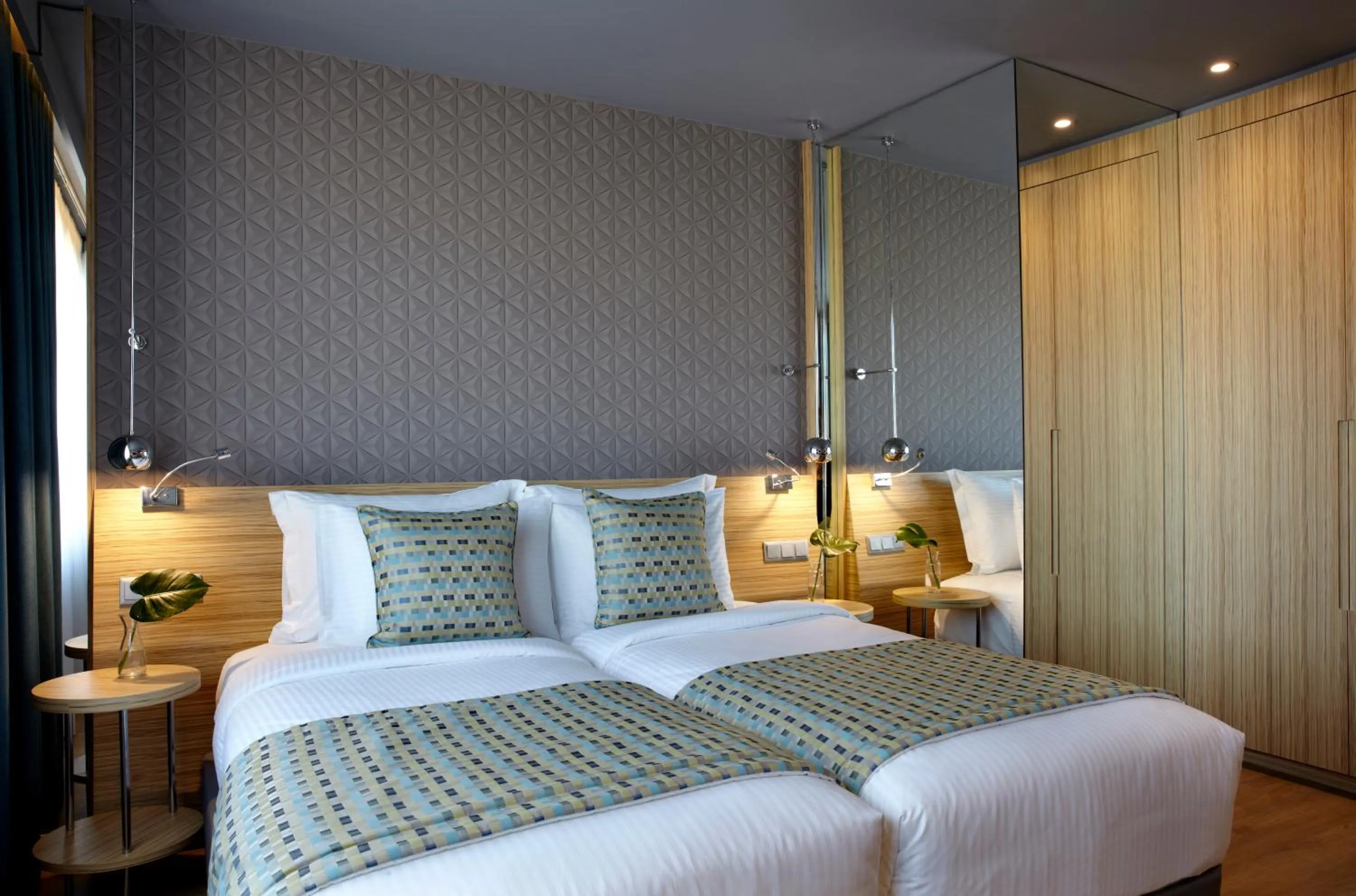 Bed in Zeus Wyndham Grand Athens