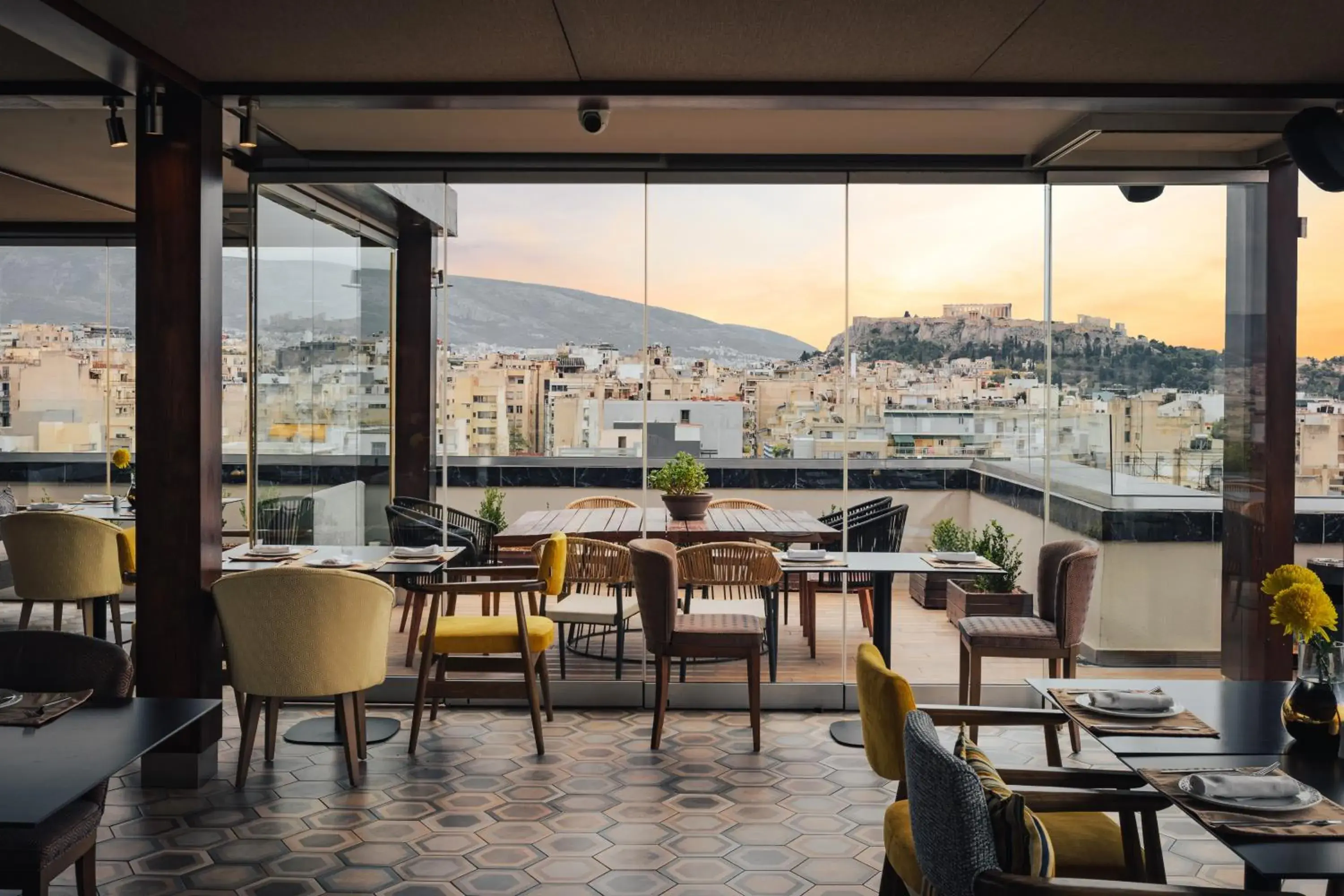 Restaurant/places to eat in Zeus Wyndham Grand Athens Restaurant/places to eat in Zeus Wyndham Grand Athens