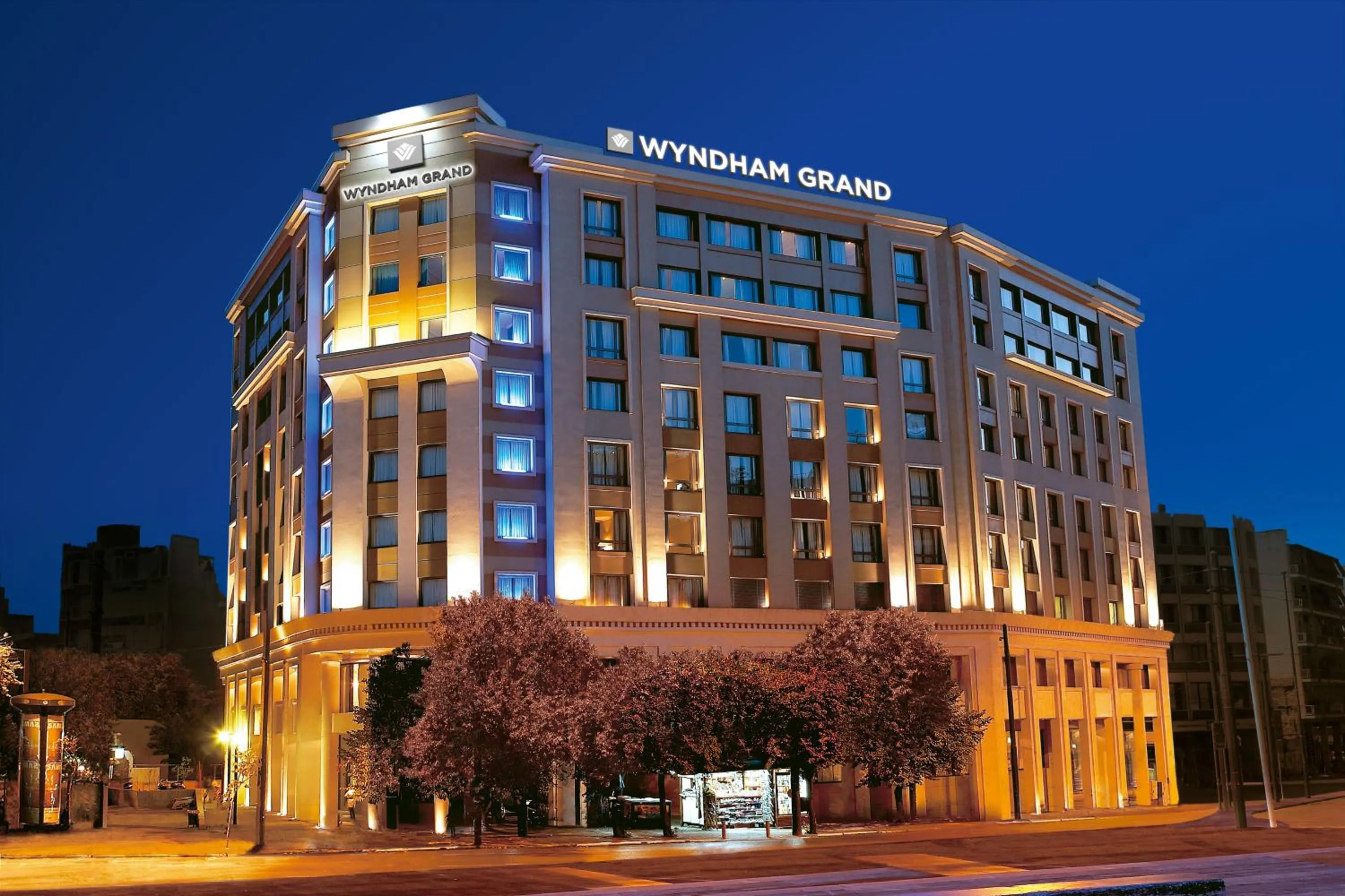 Property building in Zeus Wyndham Grand Athens