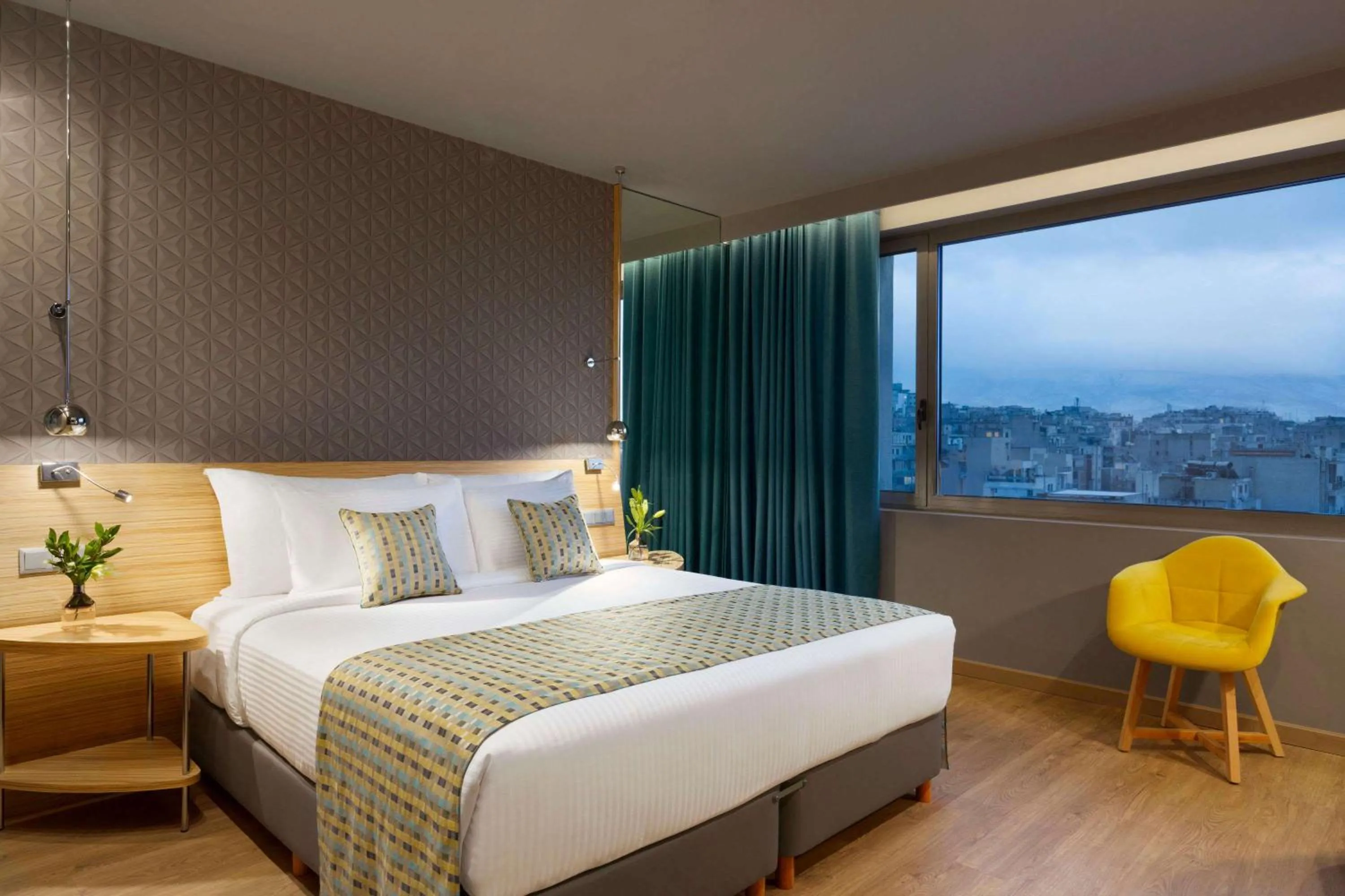 Photo of the whole room, Bed in Zeus Wyndham Grand Athens