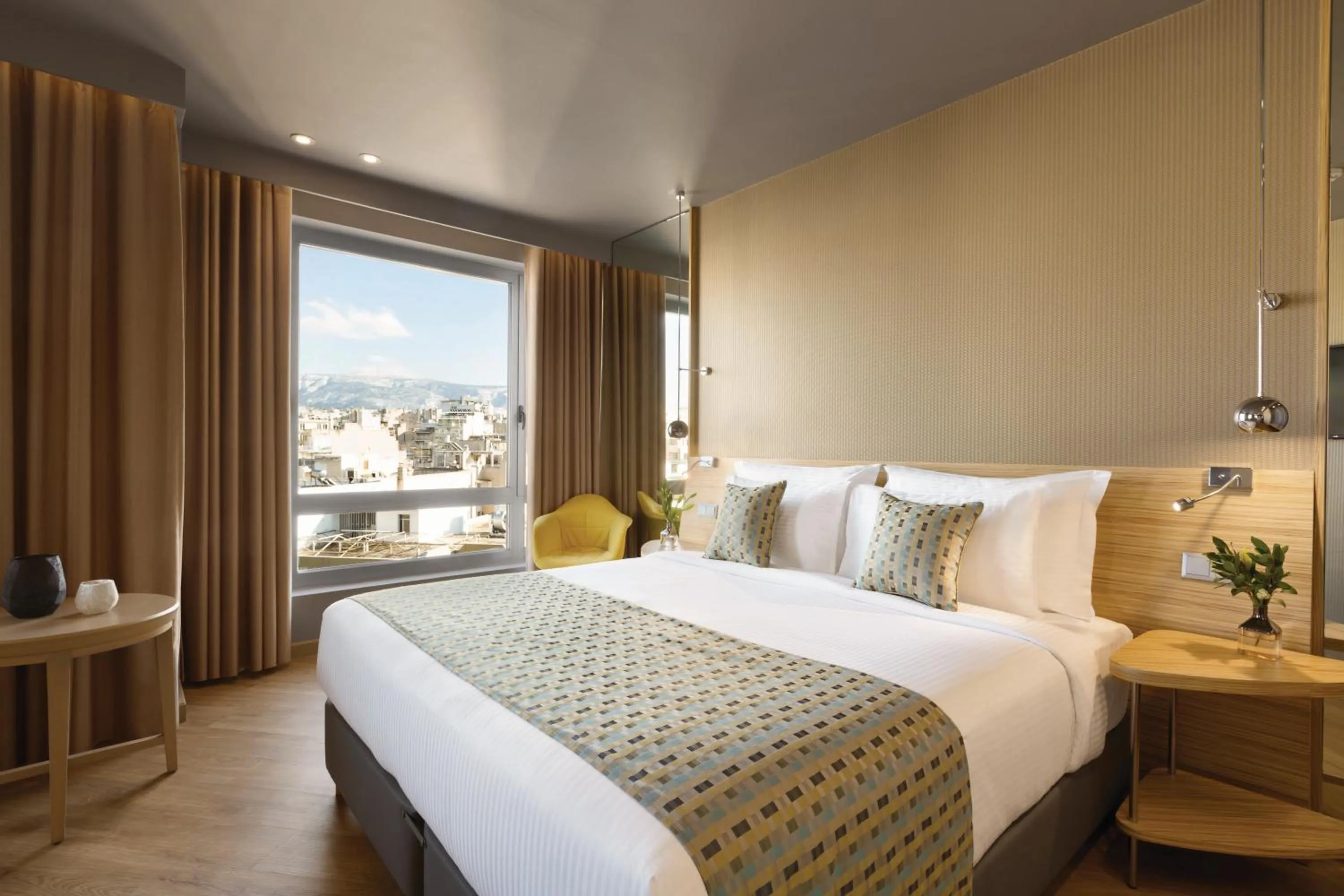 Bedroom, Bed in Zeus Wyndham Grand Athens