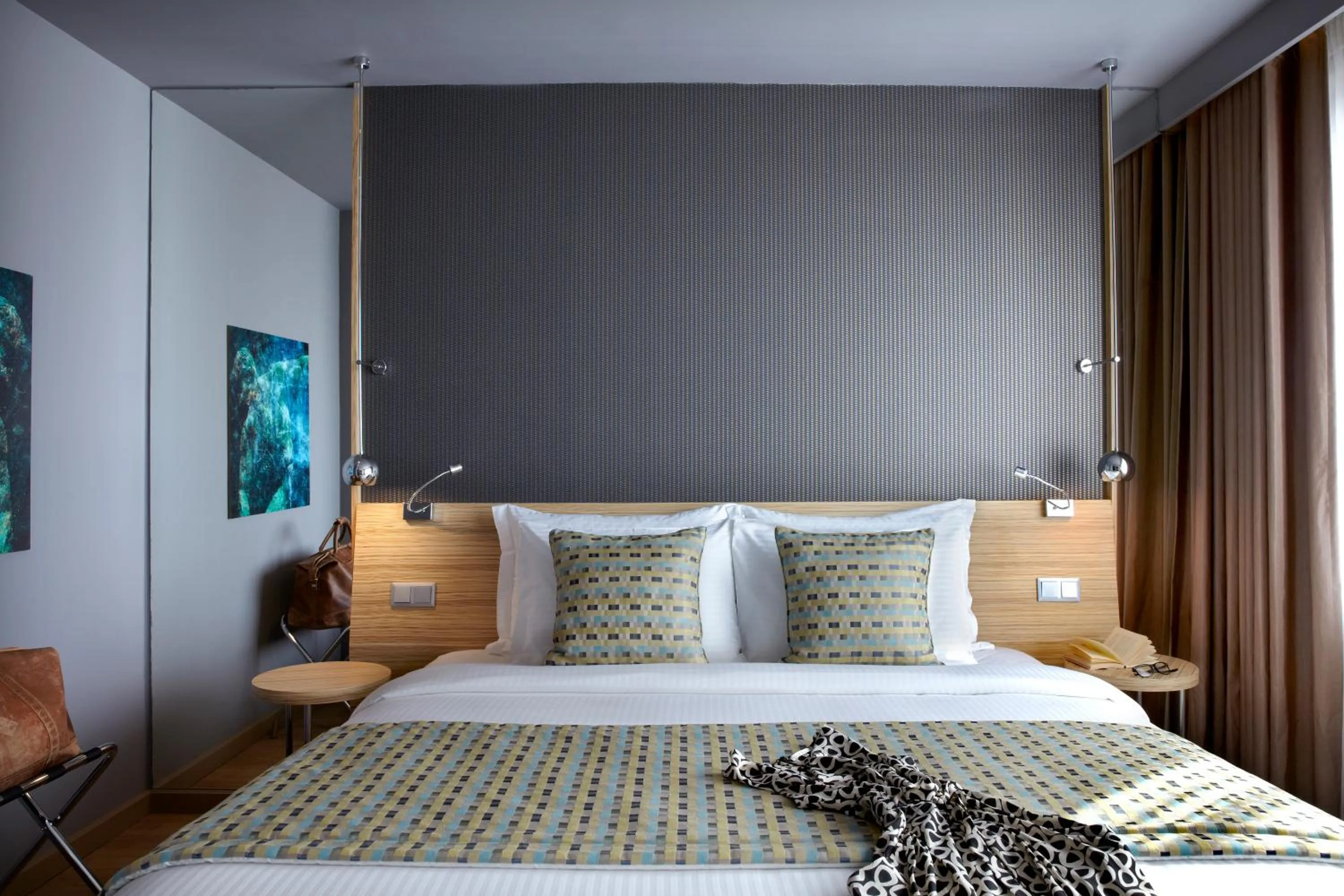 Bed in Zeus Wyndham Grand Athens