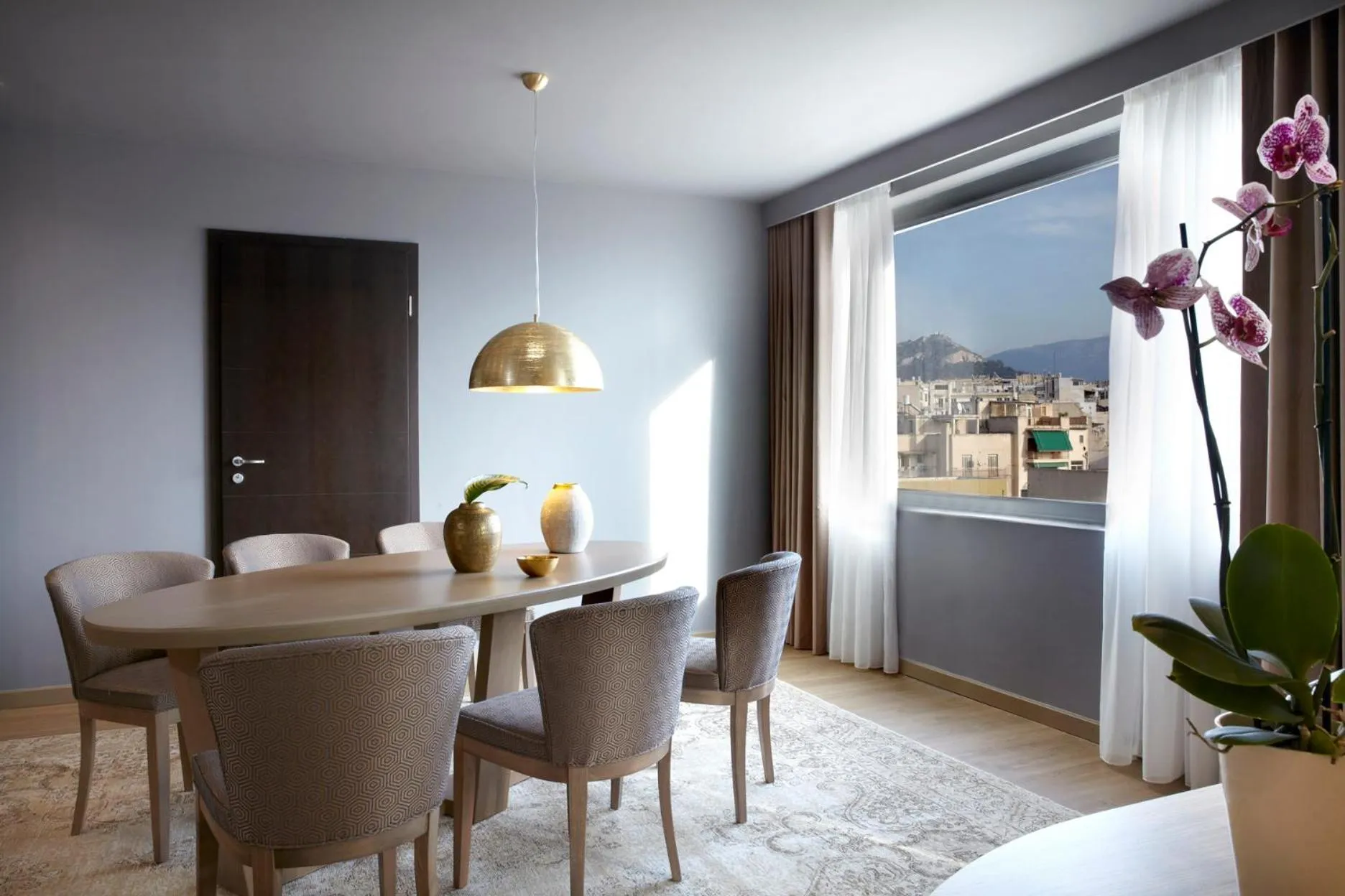 Seating area in Zeus Wyndham Grand Athens