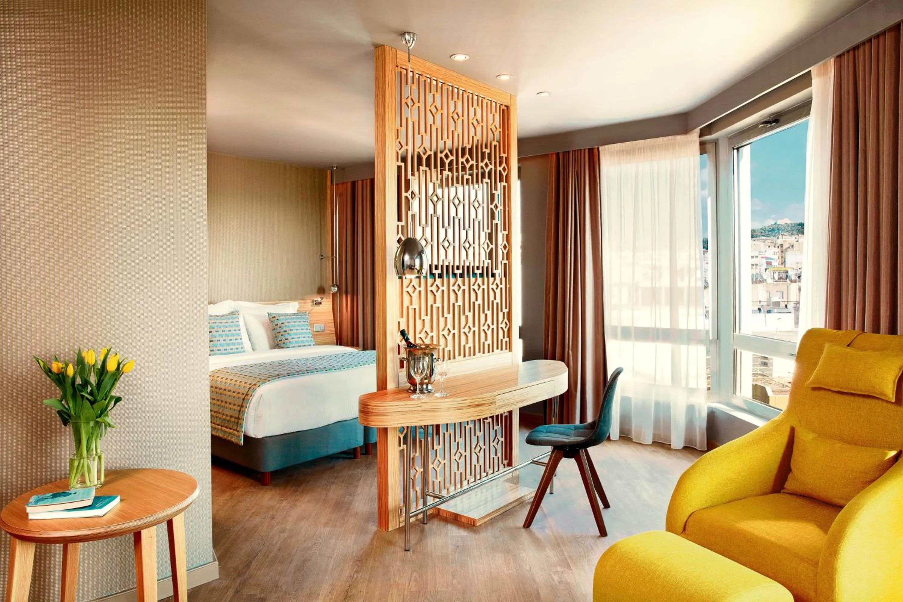 Bed in Zeus Wyndham Grand Athens