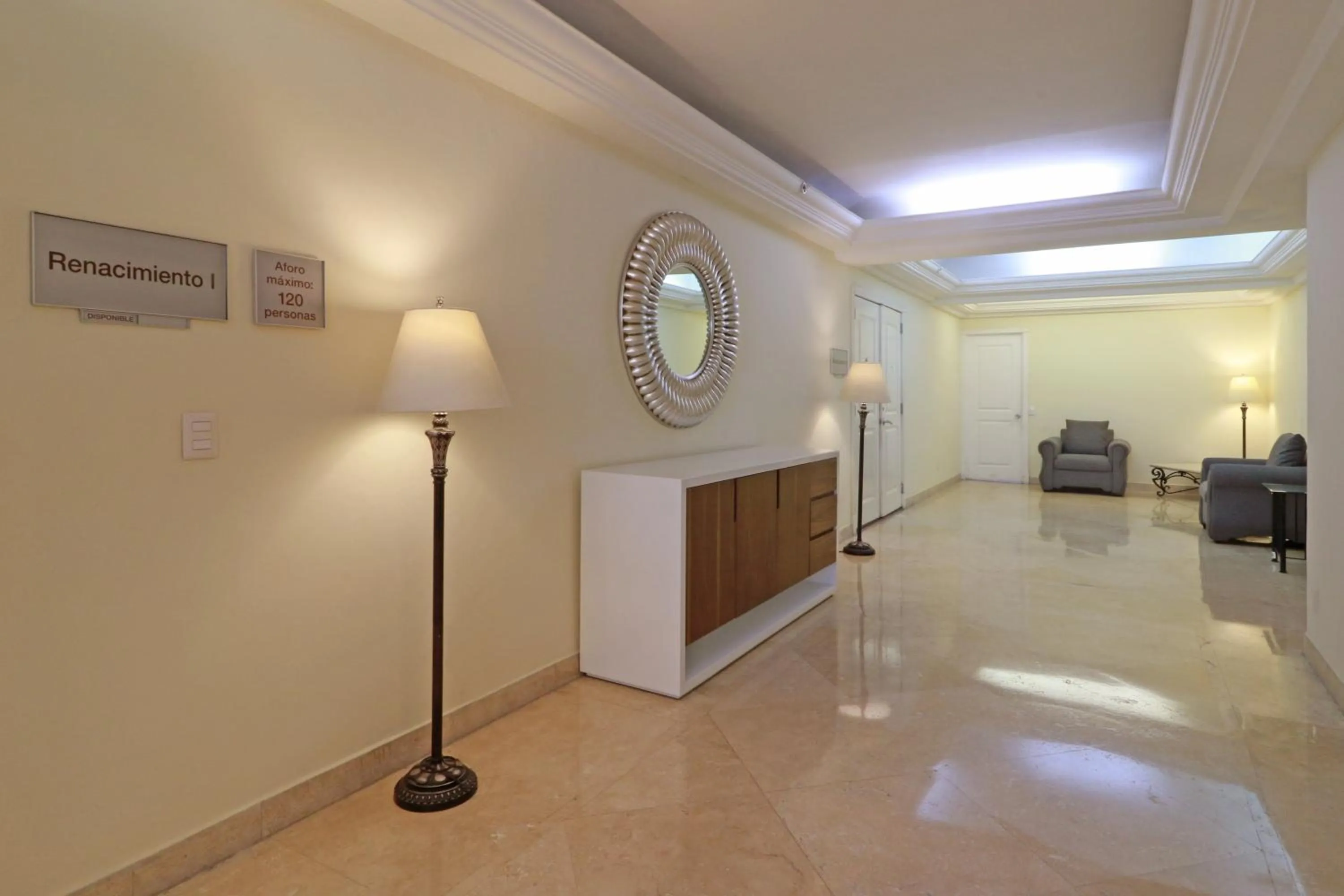 Restaurant/places to eat in Holiday Inn Hotel & Suites Centro Historico by IHG