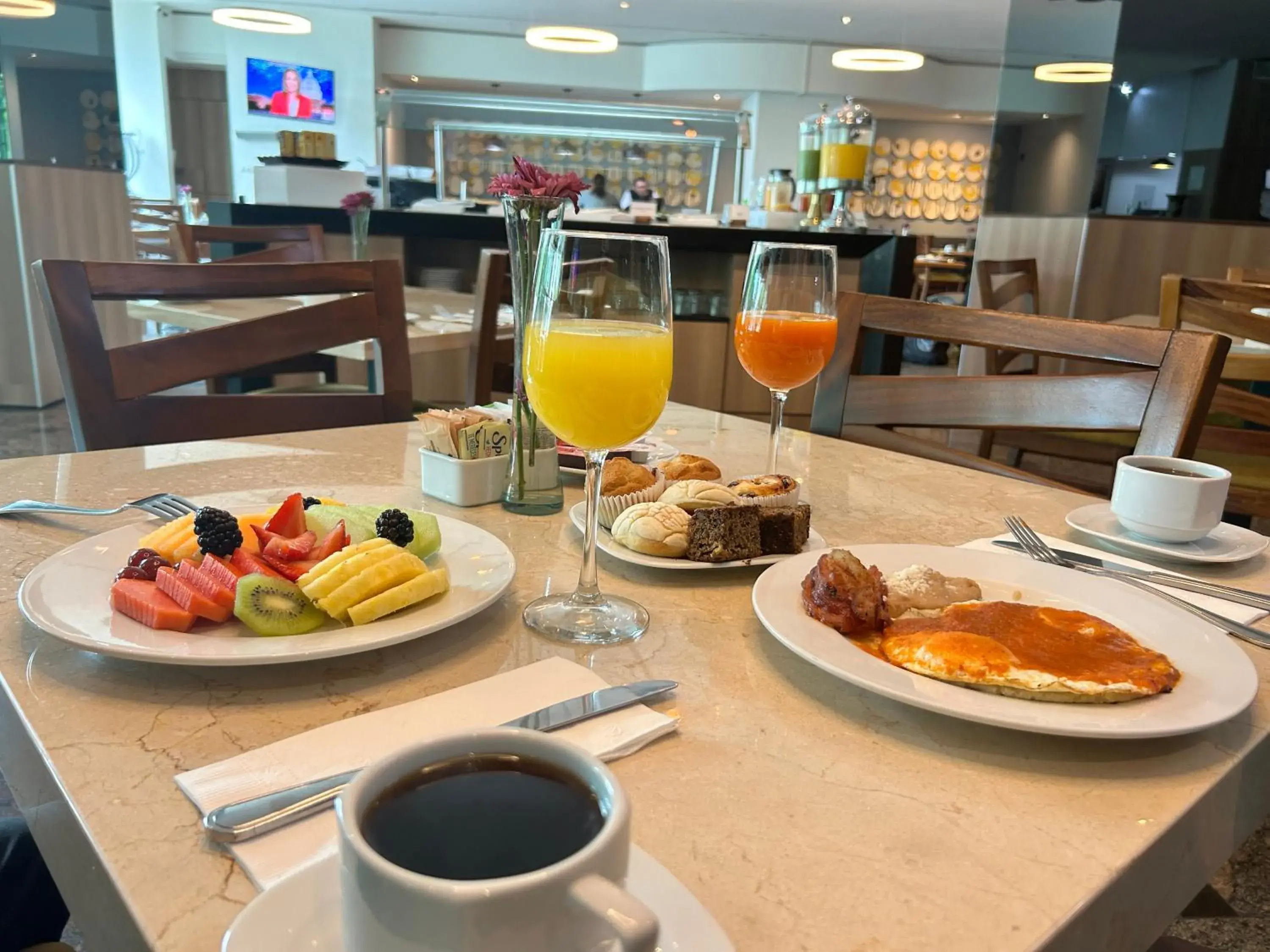 Breakfast in Holiday Inn Guadalajara Select by IHG Breakfast in Holiday Inn Guadalajara Select by IHG