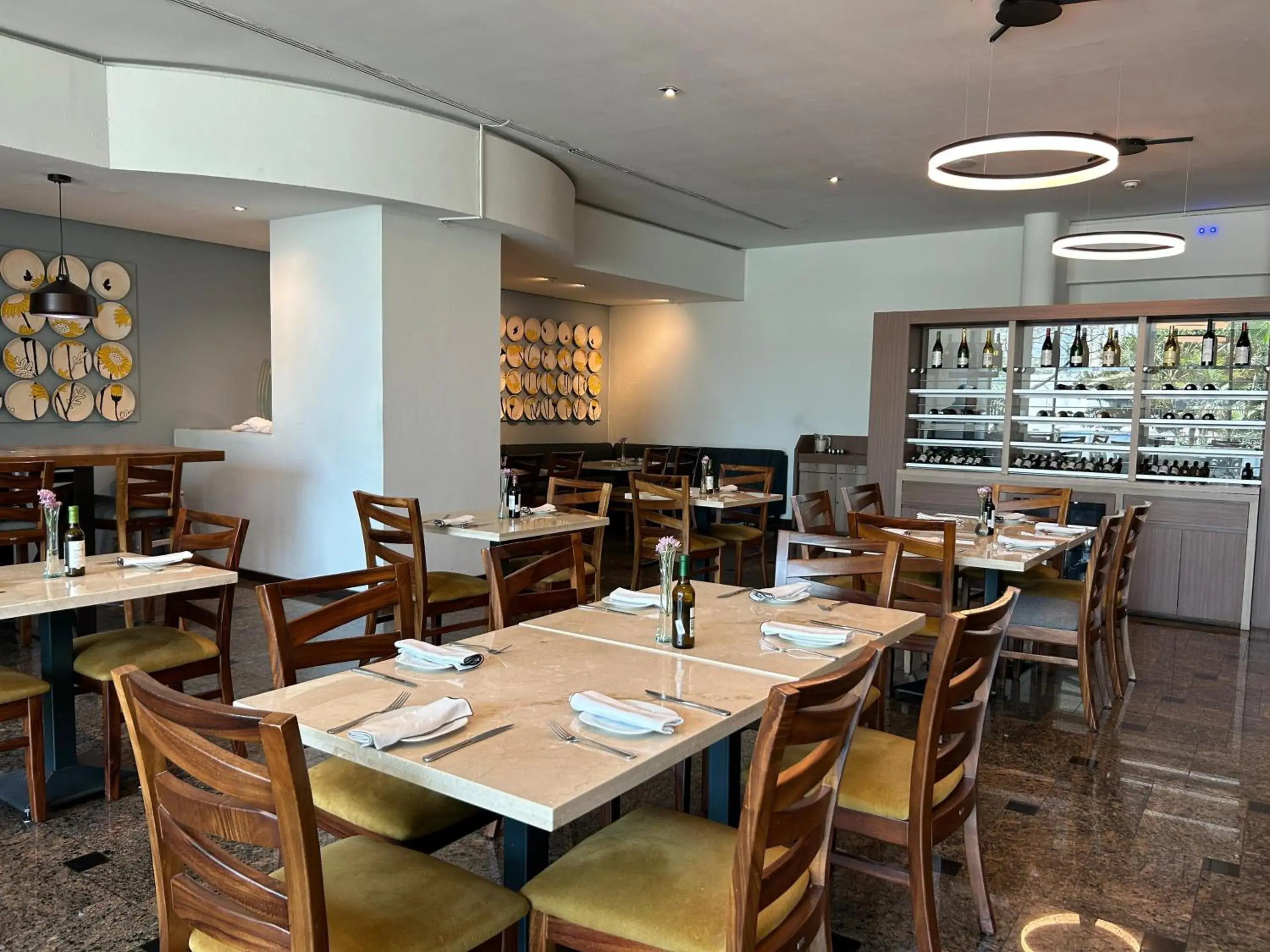 Restaurant/places to eat in Holiday Inn Guadalajara Select by IHG Restaurant/places to eat in Holiday Inn Guadalajara Select by IHG