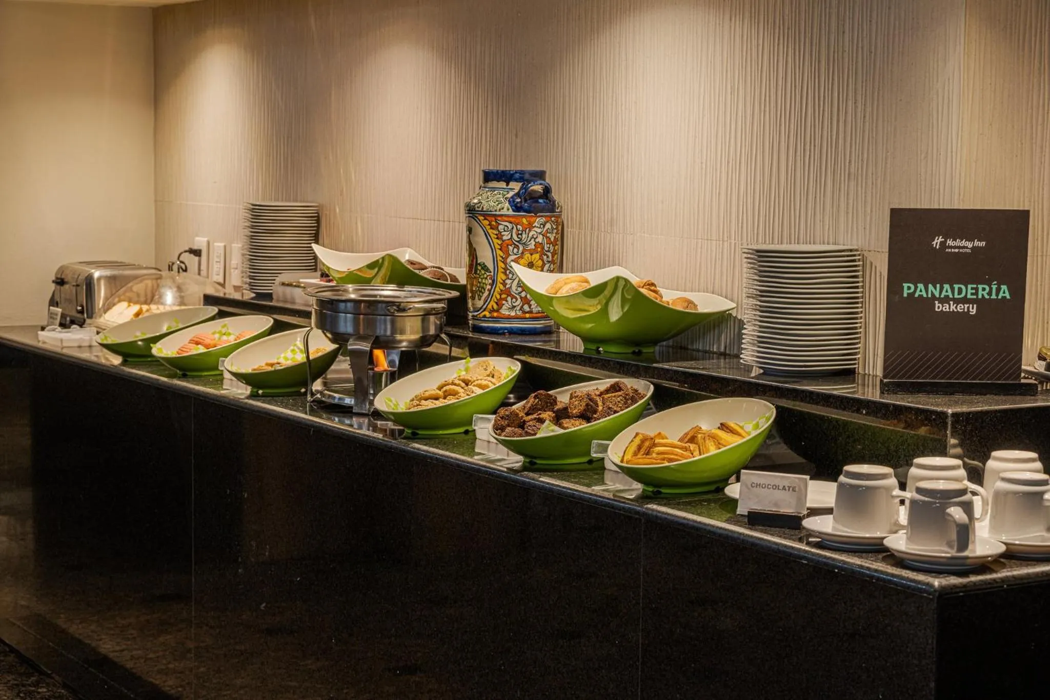 Restaurant/places to eat in Holiday Inn Guadalajara Select by IHG