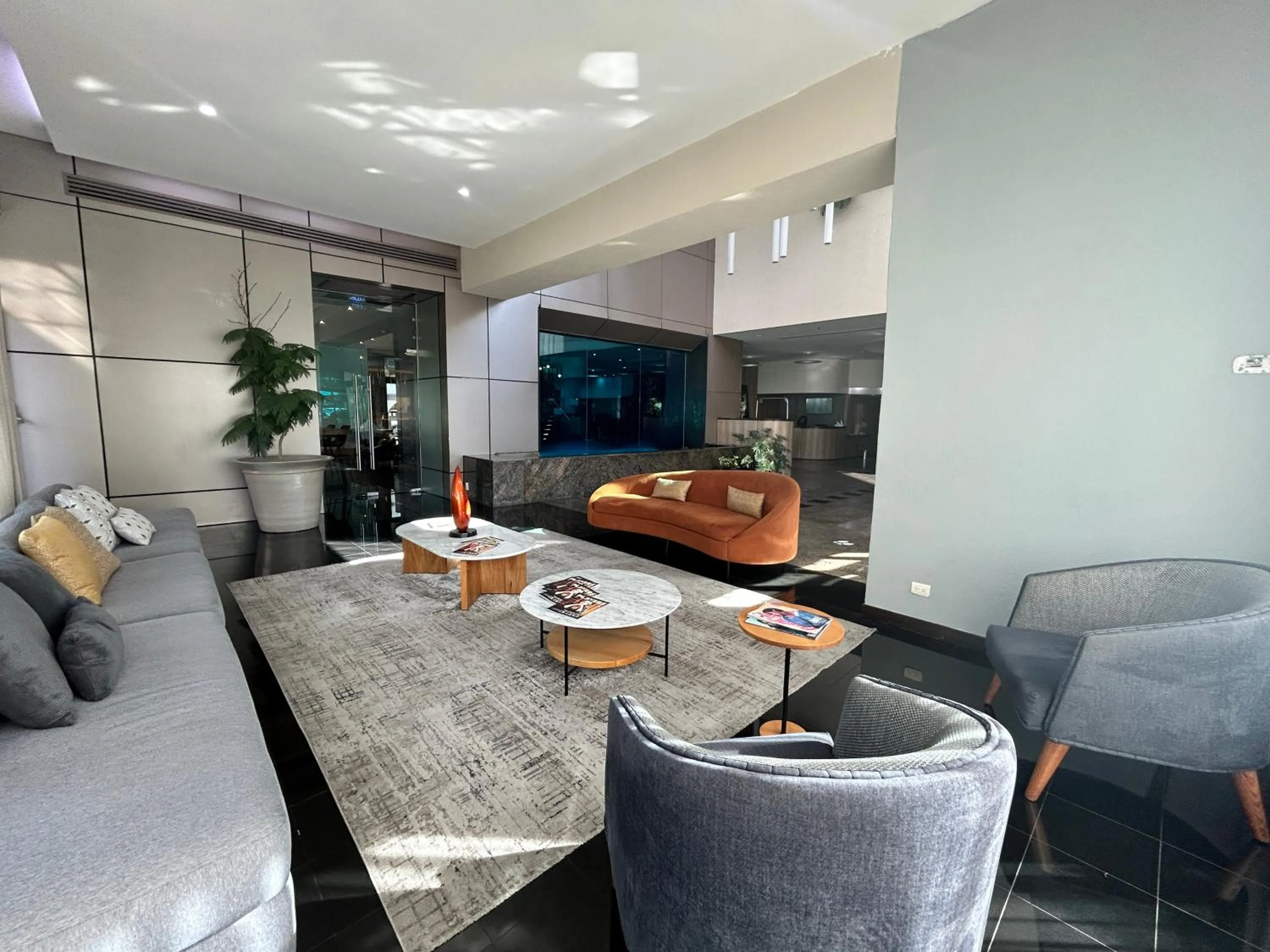 Lobby or reception in Holiday Inn Guadalajara Select by IHG