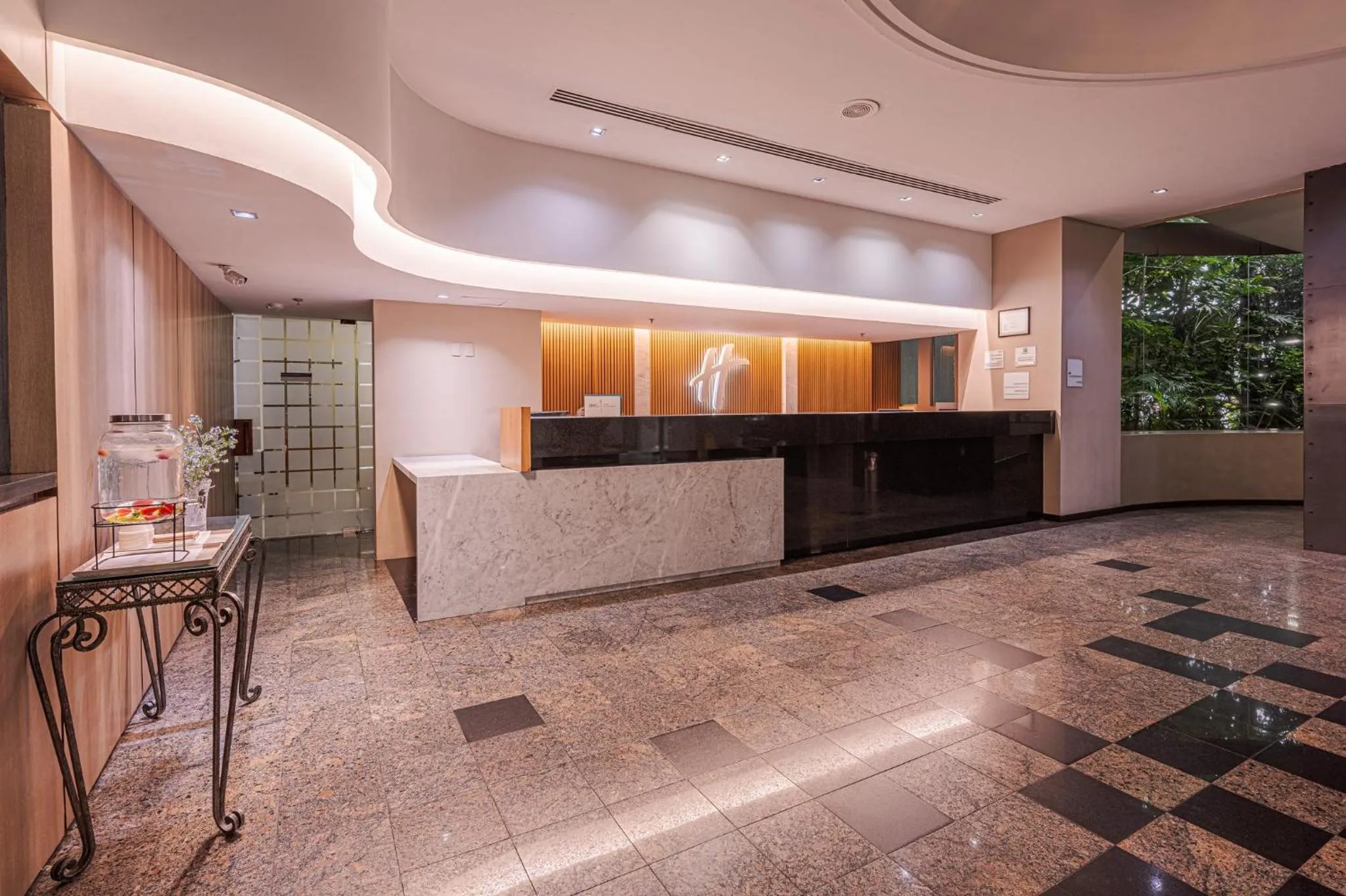 Property building in Holiday Inn Guadalajara Select by IHG