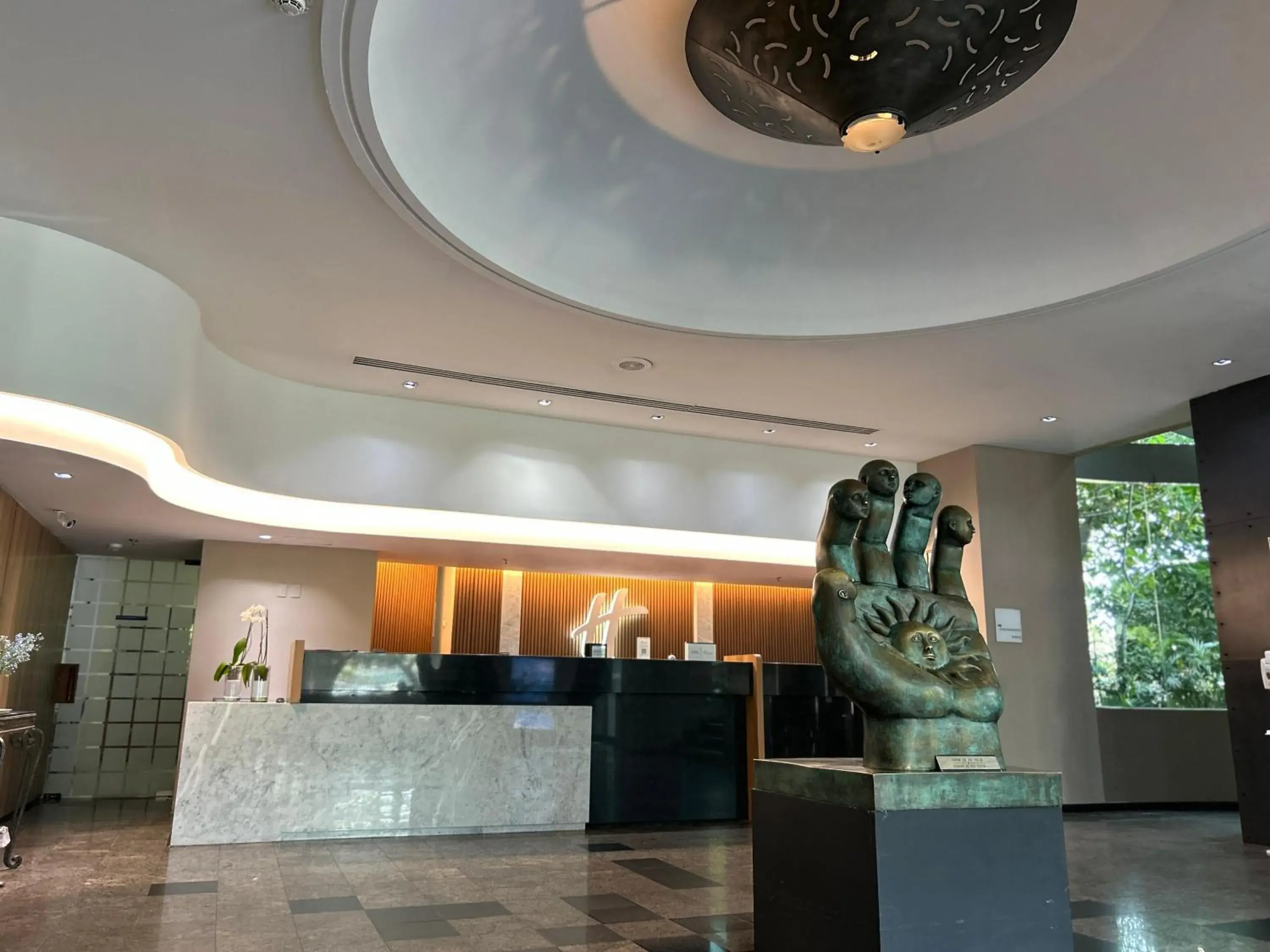 Lobby or reception in Holiday Inn Guadalajara Select by IHG Lobby or reception in Holiday Inn Guadalajara Select by IHG