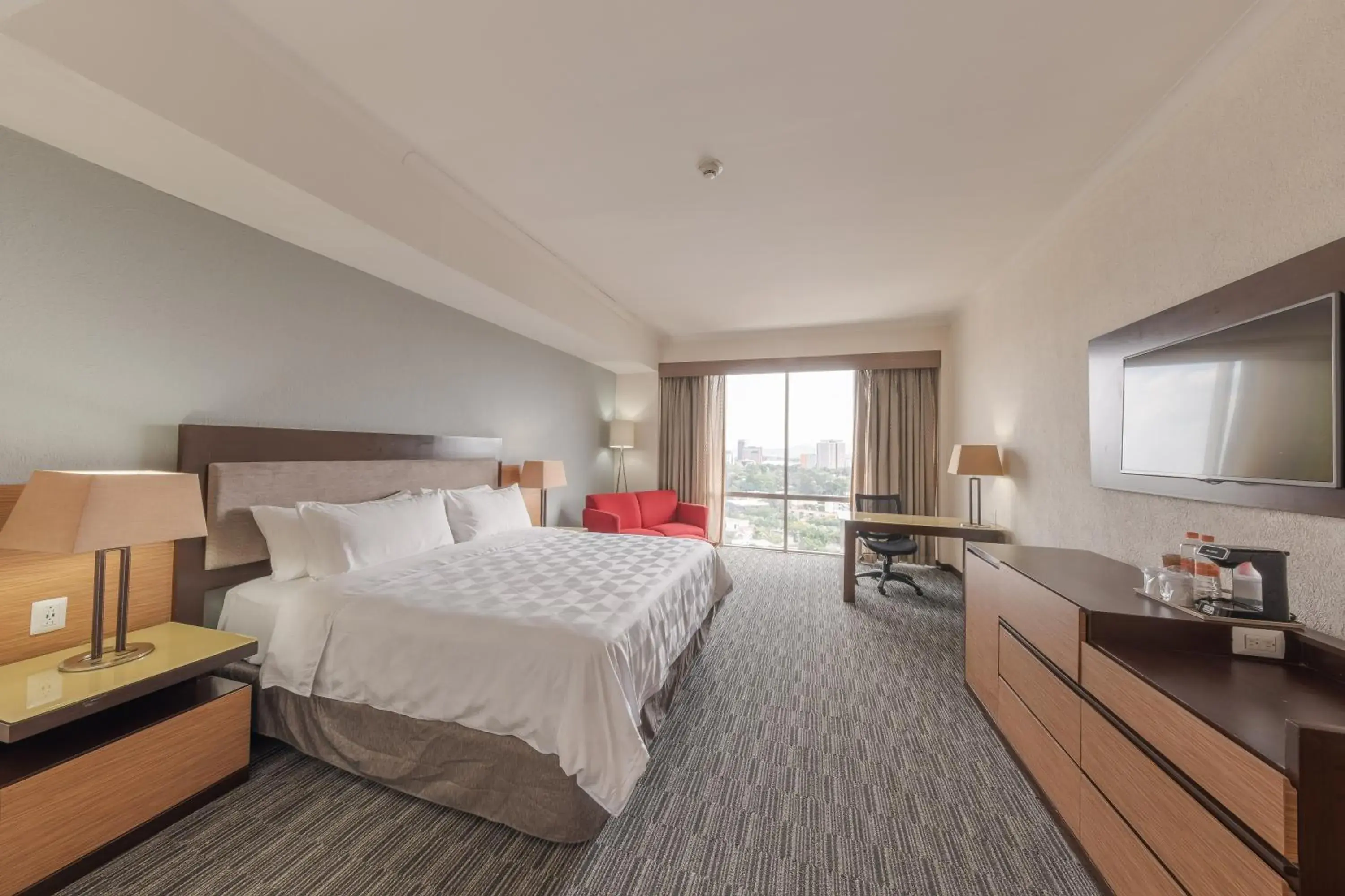 Bedroom, Bed in Holiday Inn Guadalajara Select by IHG Bedroom, Bed in Holiday Inn Guadalajara Select by IHG