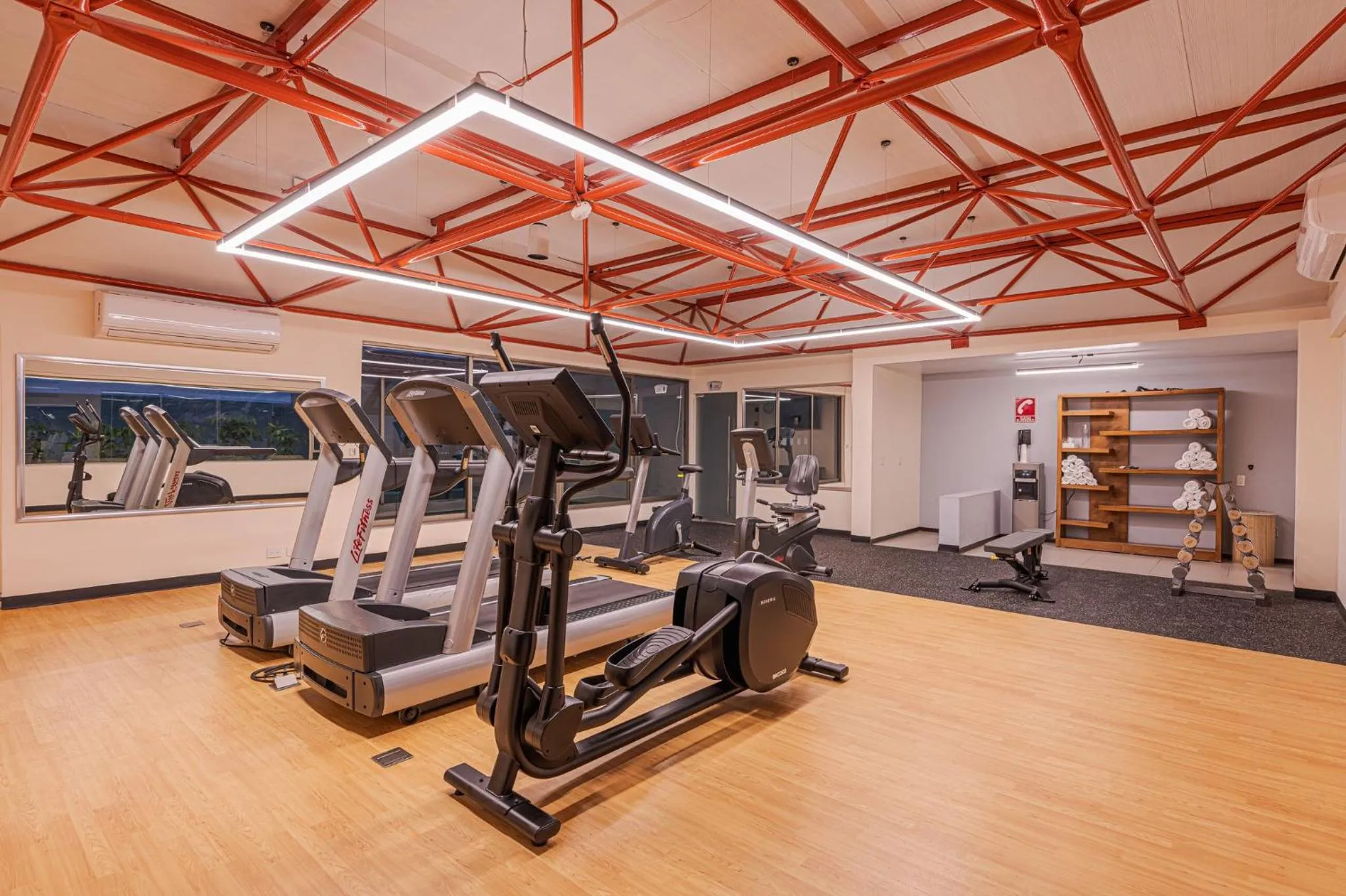 Fitness centre/facilities in Holiday Inn Guadalajara Select by IHG