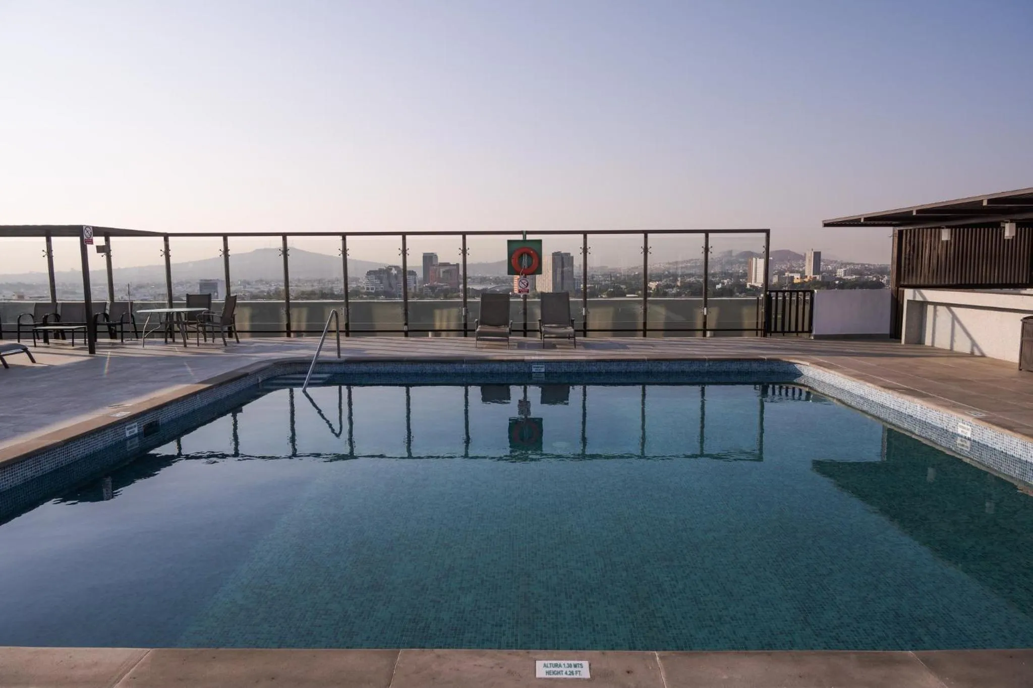 Swimming pool in Holiday Inn Guadalajara Select by IHG