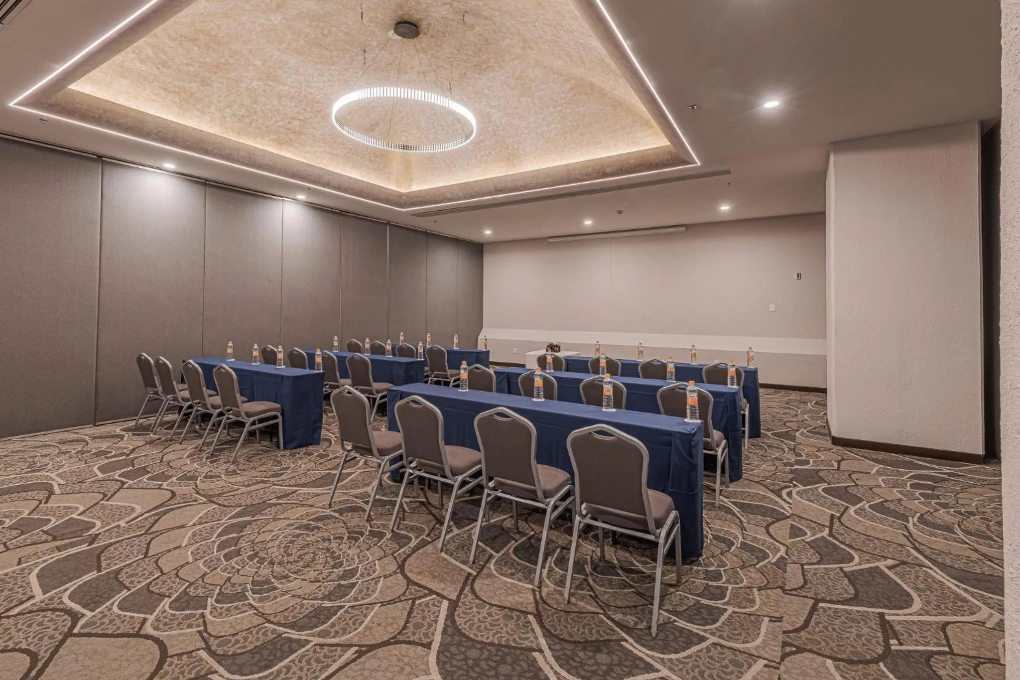 Meeting/conference room in Holiday Inn Guadalajara Select by IHG