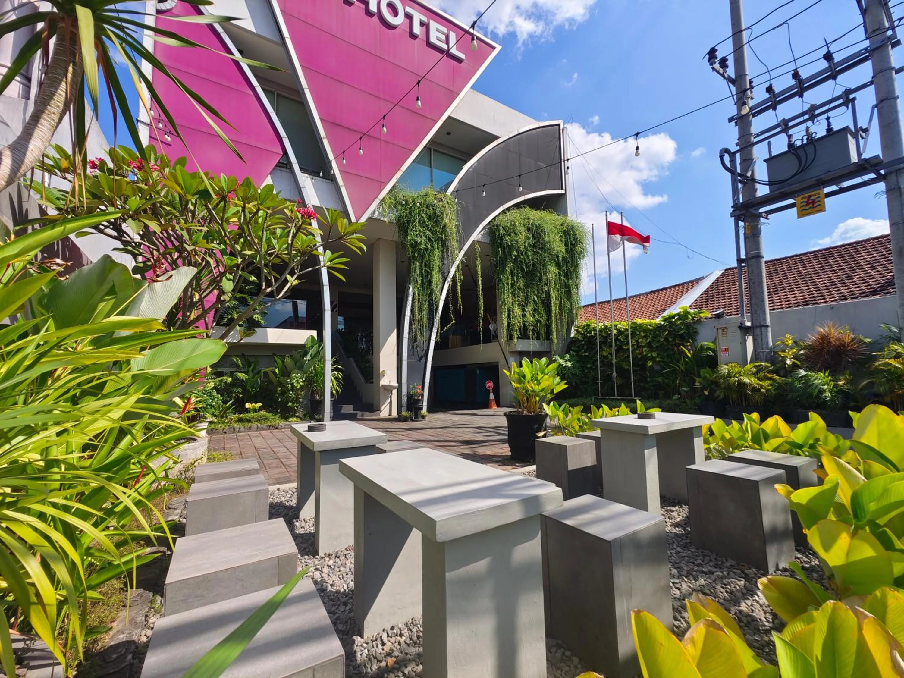 Viva Hotel Kediri, Azana Hotels Collection