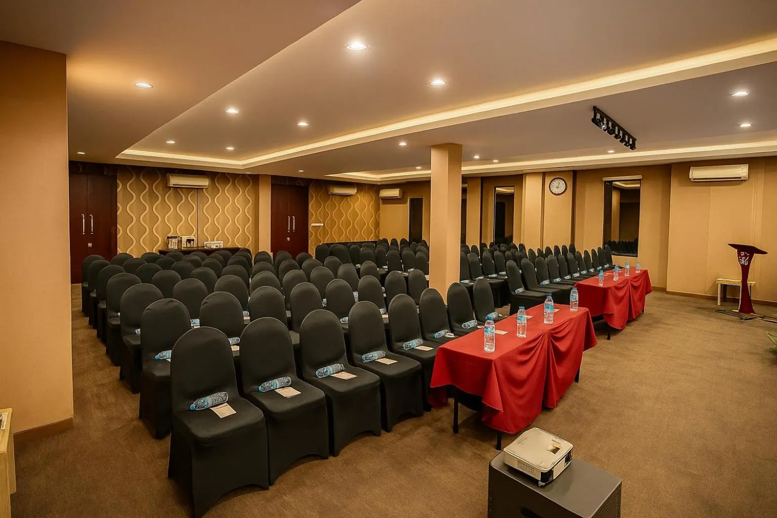 Viva Hotel Kediri, Azana Hotels Collection