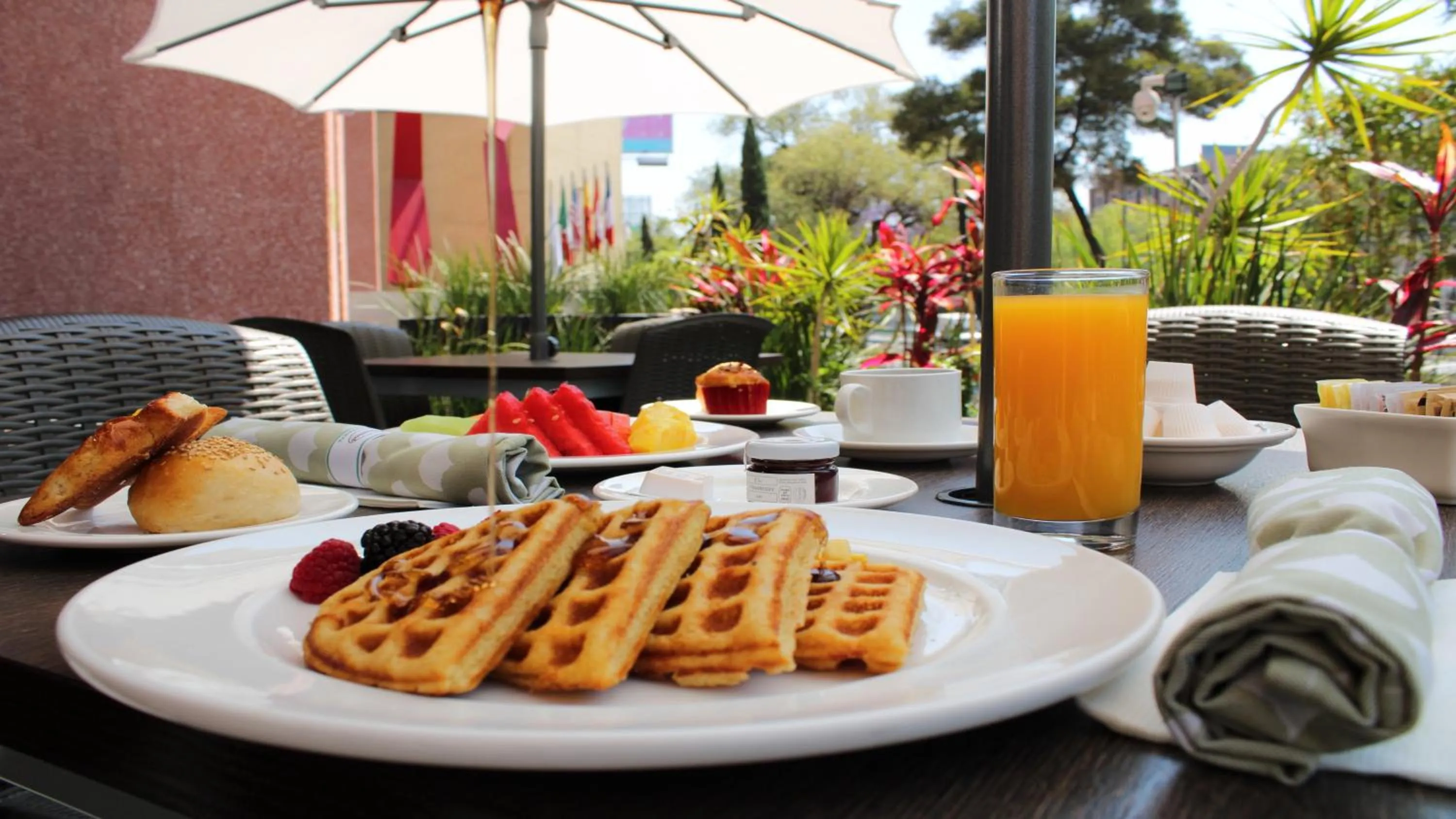 Restaurant/places to eat in Holiday Inn Mexico Dali Airport by IHG