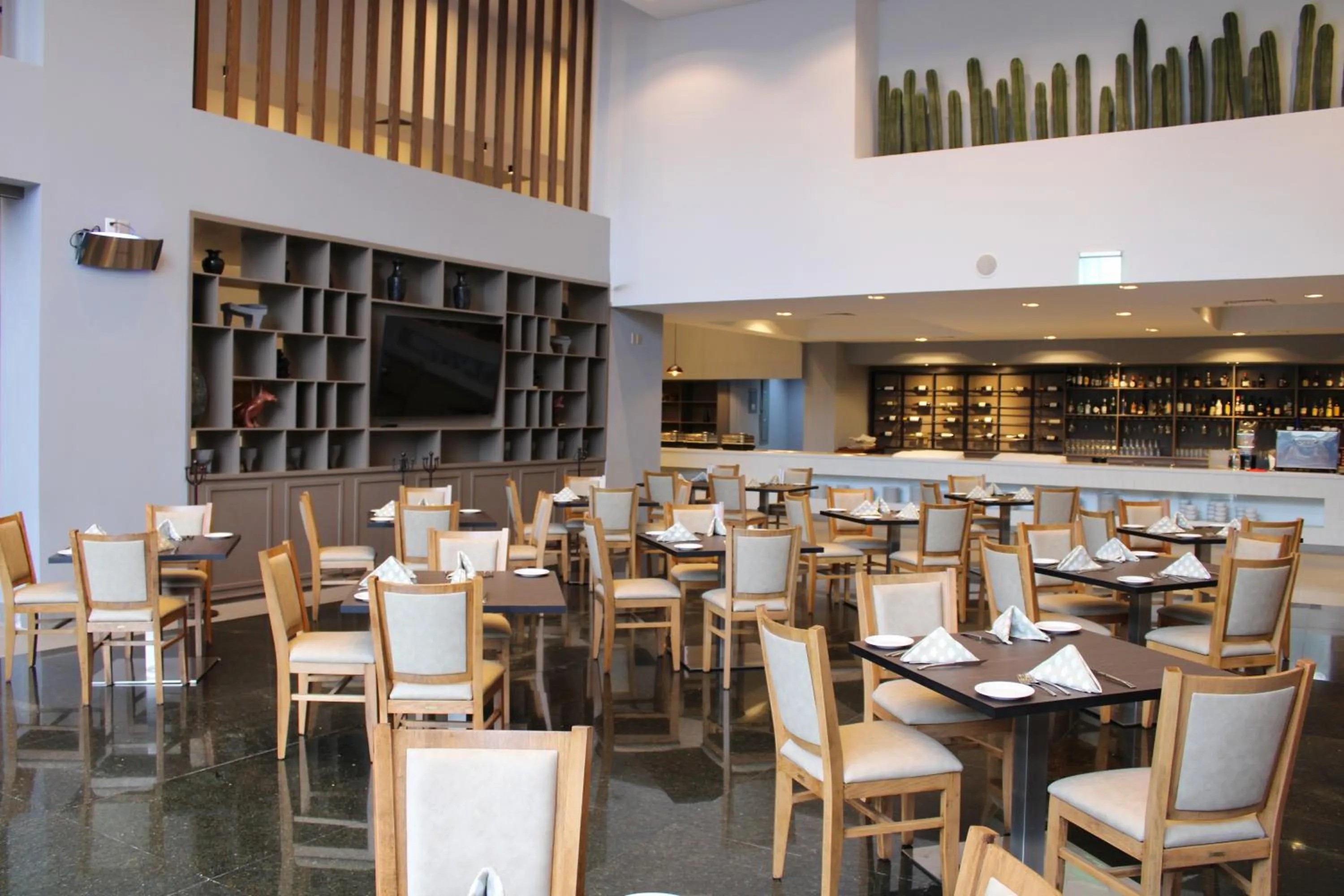 Restaurant/places to eat in Holiday Inn Mexico Dali Airport by IHG