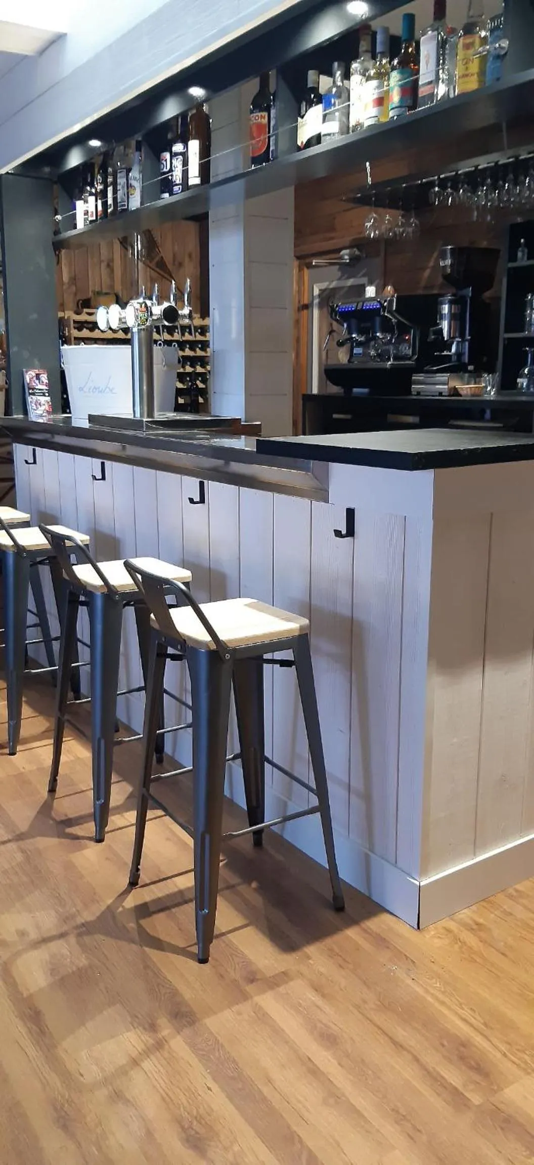 Restaurant/places to eat in Hotel Valérie