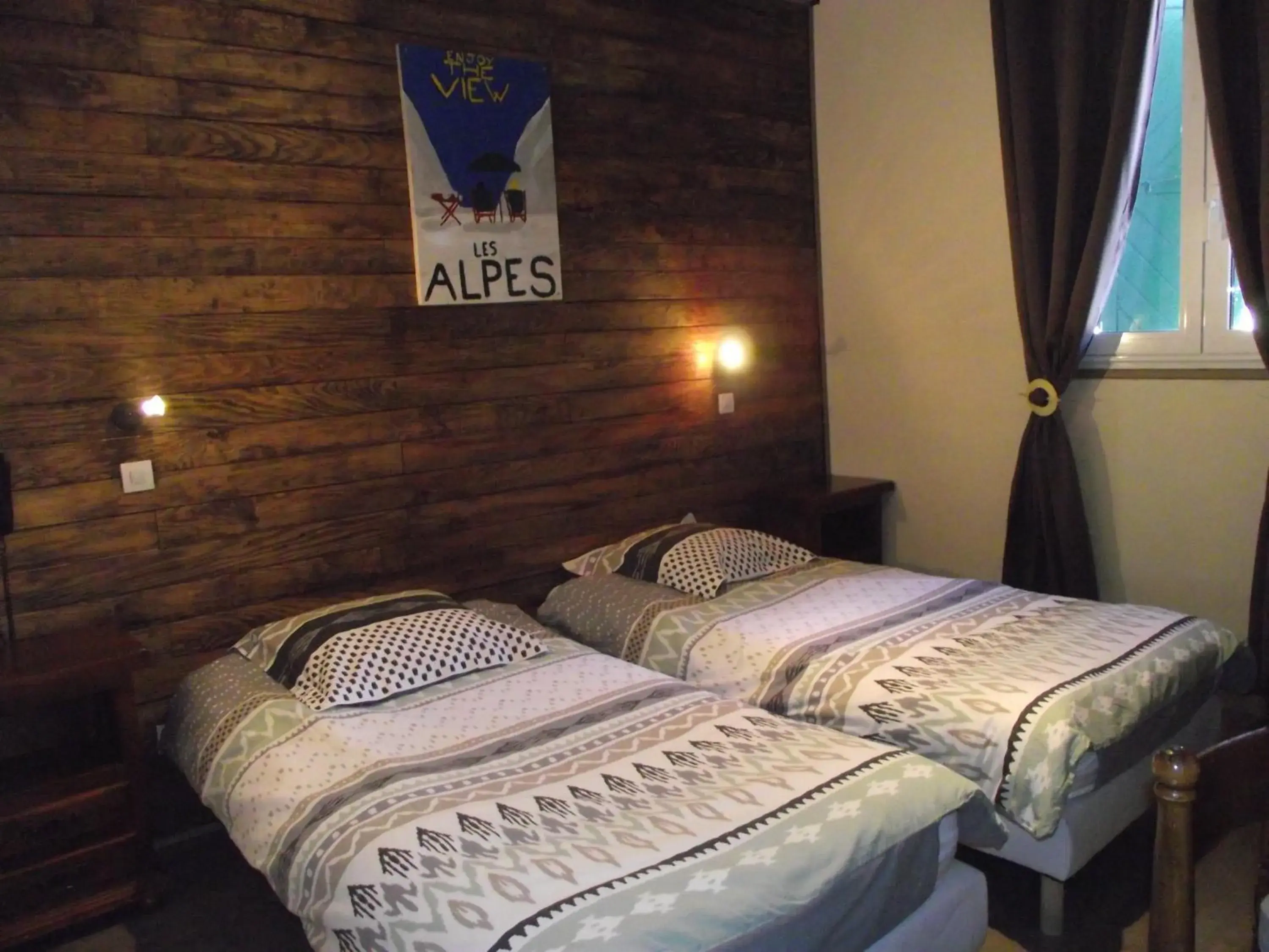 Twin Room with Mountain View - North in Hotel Valérie Twin Room with Mountain View - North in Hotel Valérie