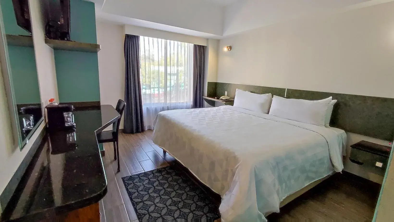 Photo of the whole room, Bed in Hotel Roosevelt Condesa Photo of the whole room, Bed in Hotel Roosevelt Condesa