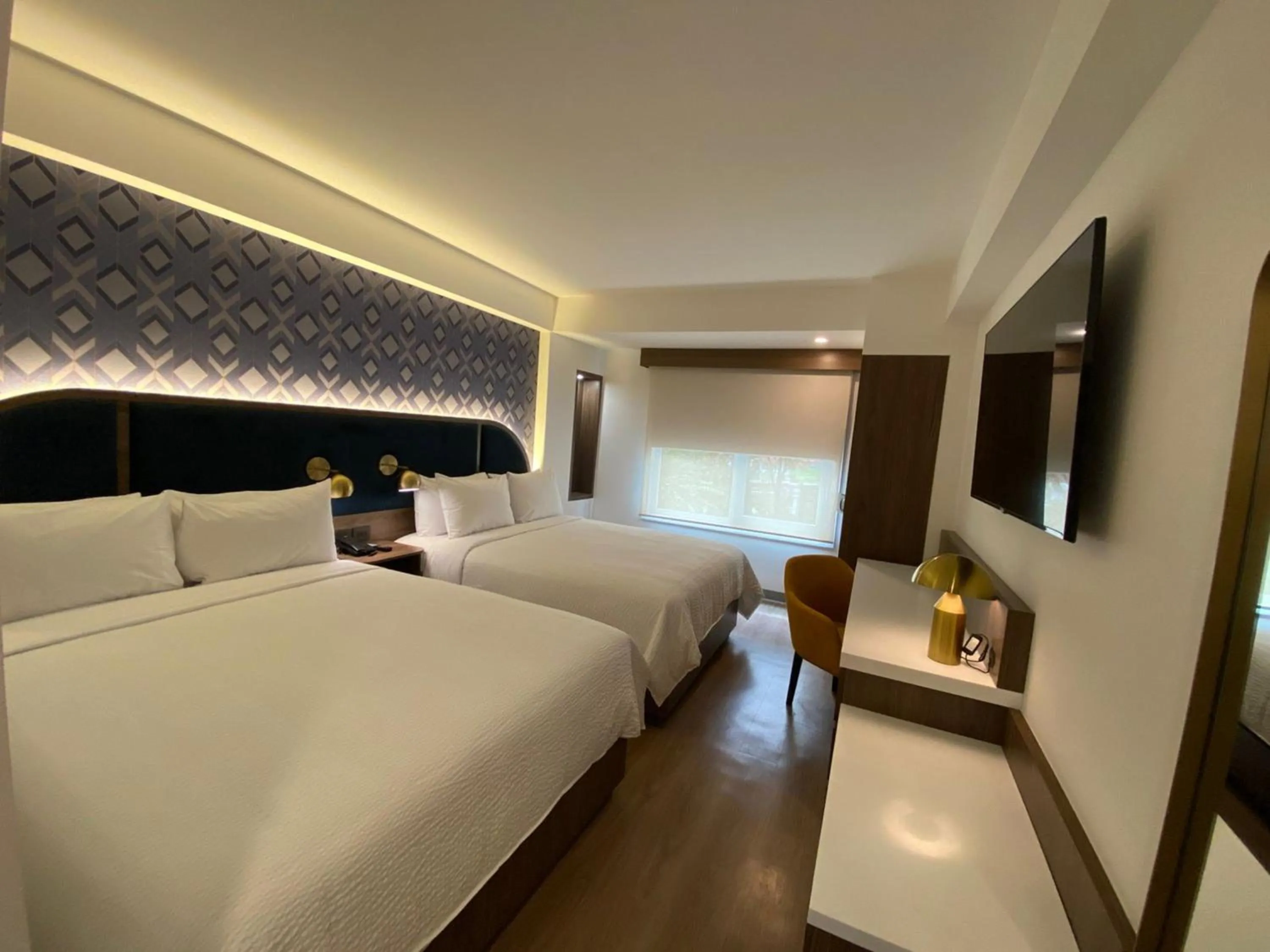 Photo of the whole room, Bed in Holiday Inn Express Ciudad de Mexico Condesa by IHG