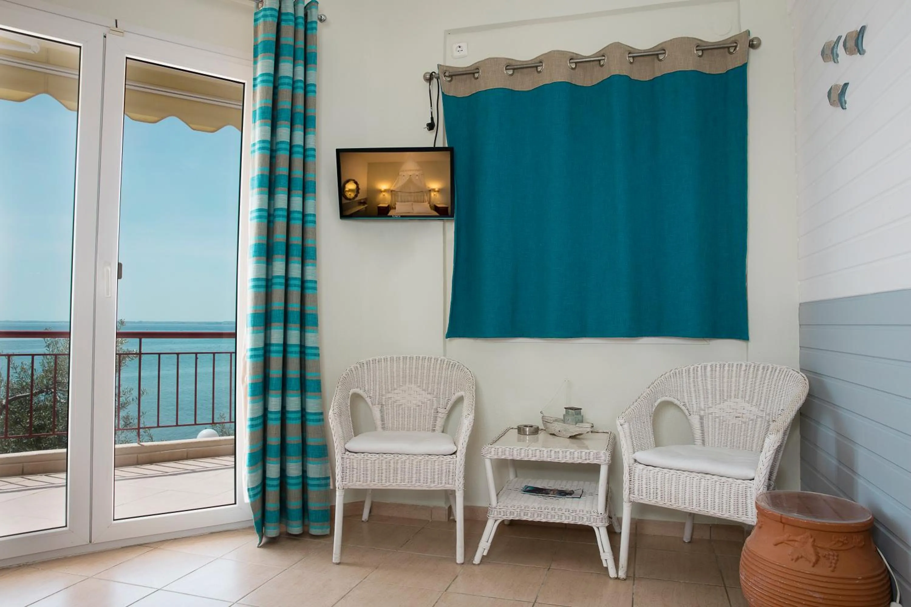 Seating area in Maistrali Beach Studios