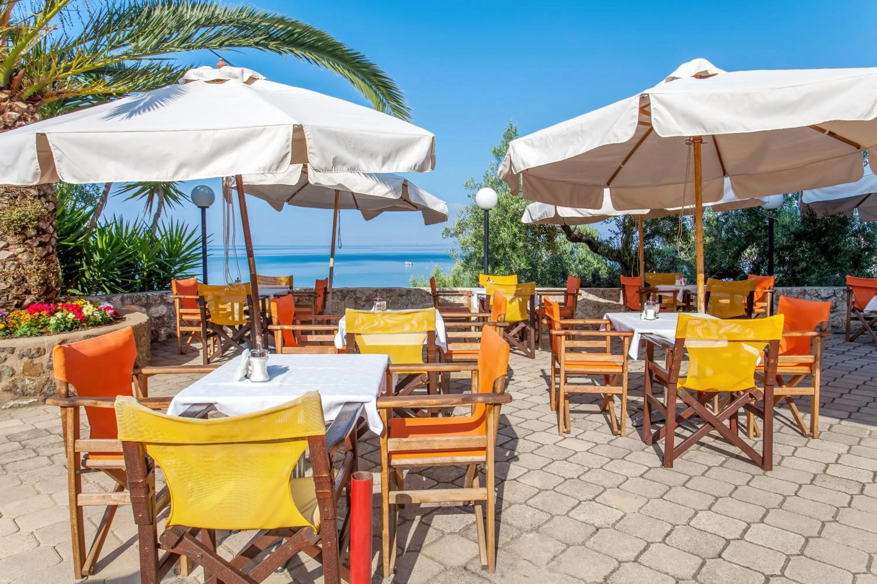 Restaurant/places to eat in Maistrali Beach Studios