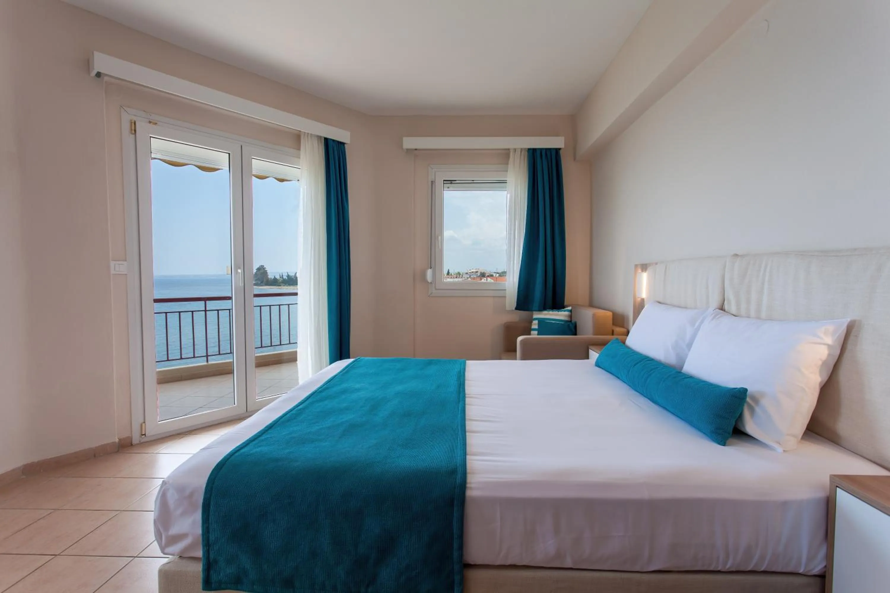 Bed in Maistrali Beach Studios