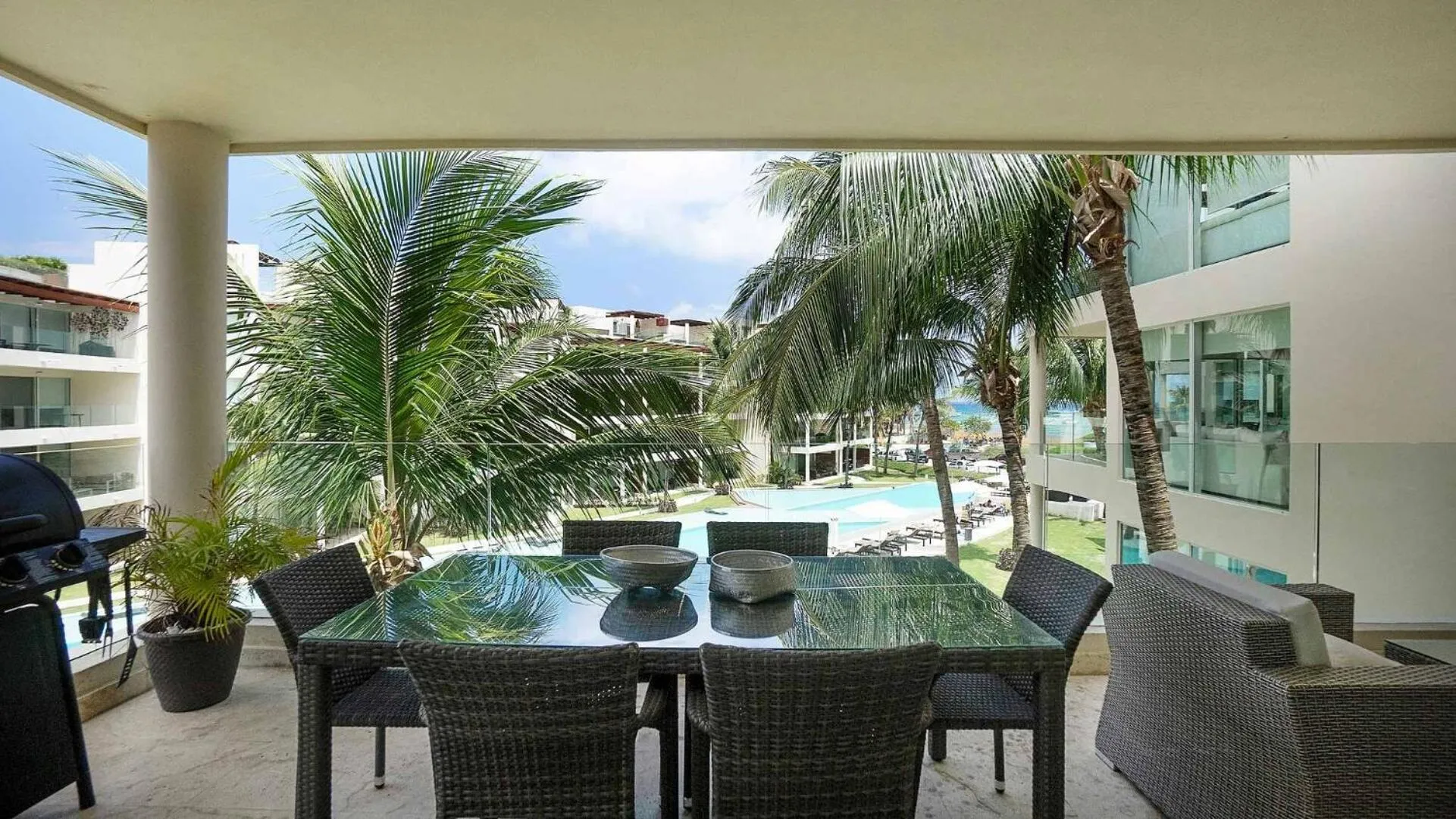 Balcony/Terrace in The Elements Oceanfront & Beachside Condo Hotel
