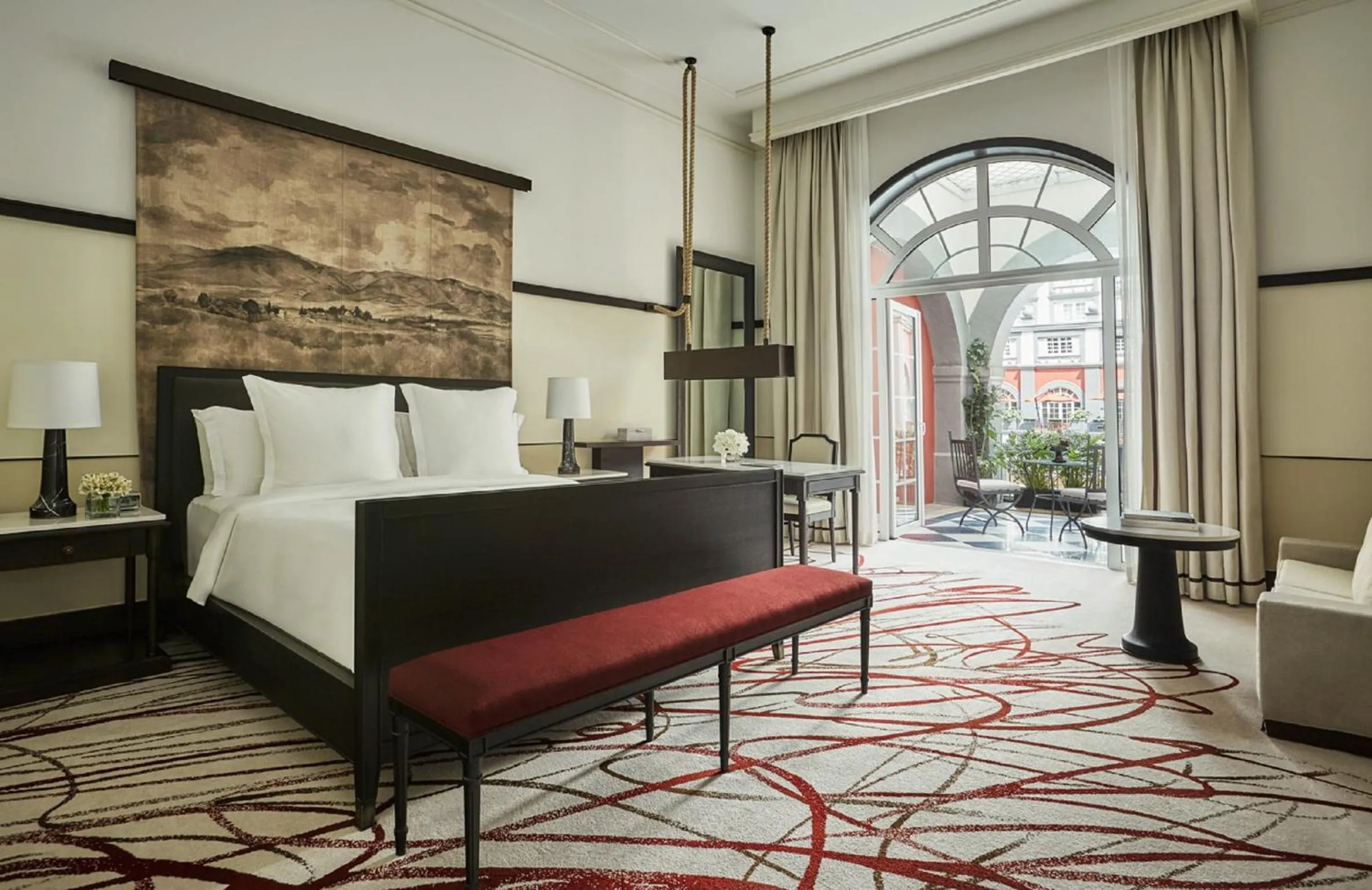 Bed in Four Seasons Hotel Mexico City