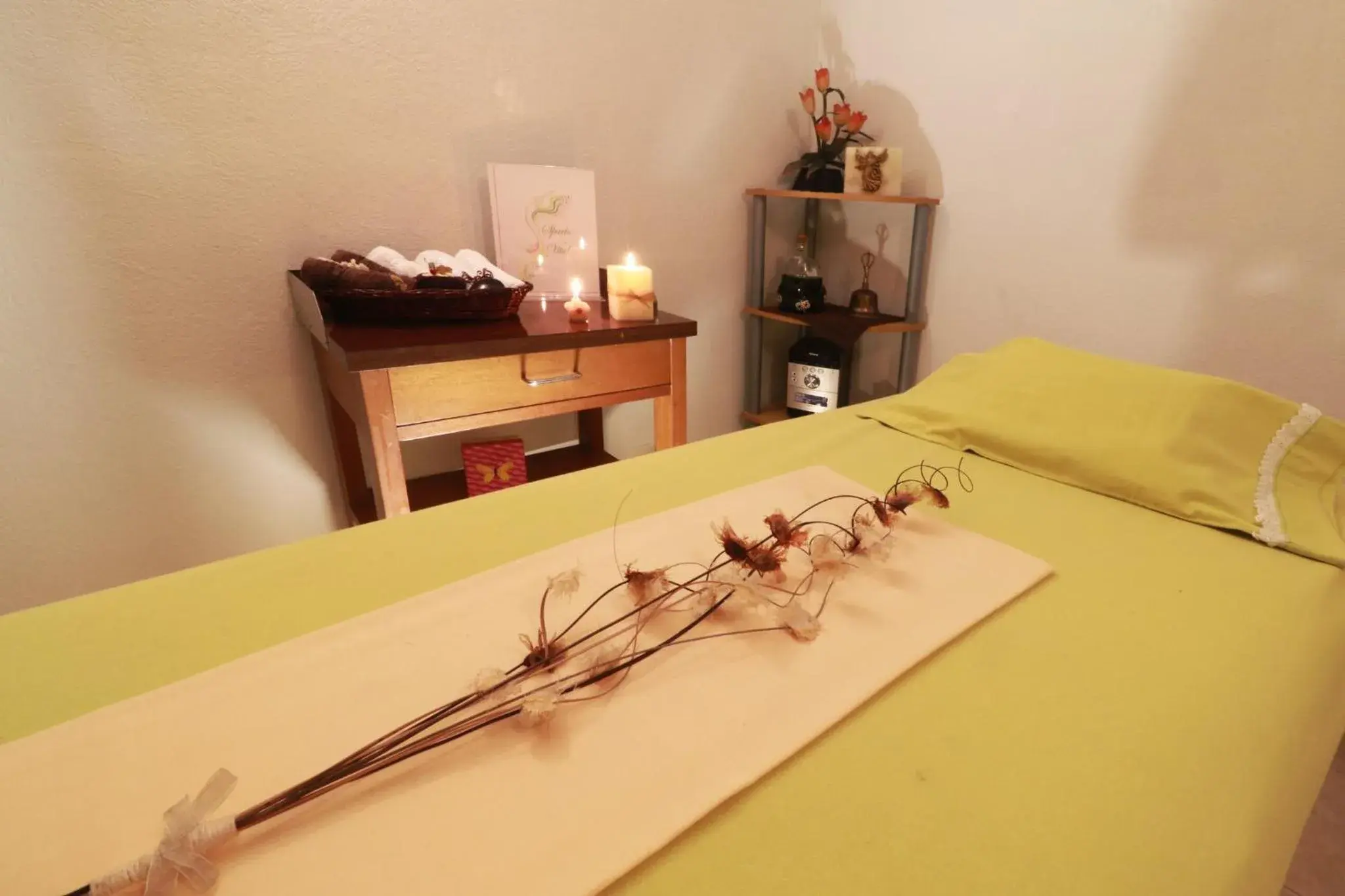 Spa and wellness centre/facilities, Bed in Holiday Inn Mexico City - Trade Center, an IHG Hotel Spa and wellness centre/facilities, Bed in Holiday Inn Mexico City - Trade Center, an IHG Hotel