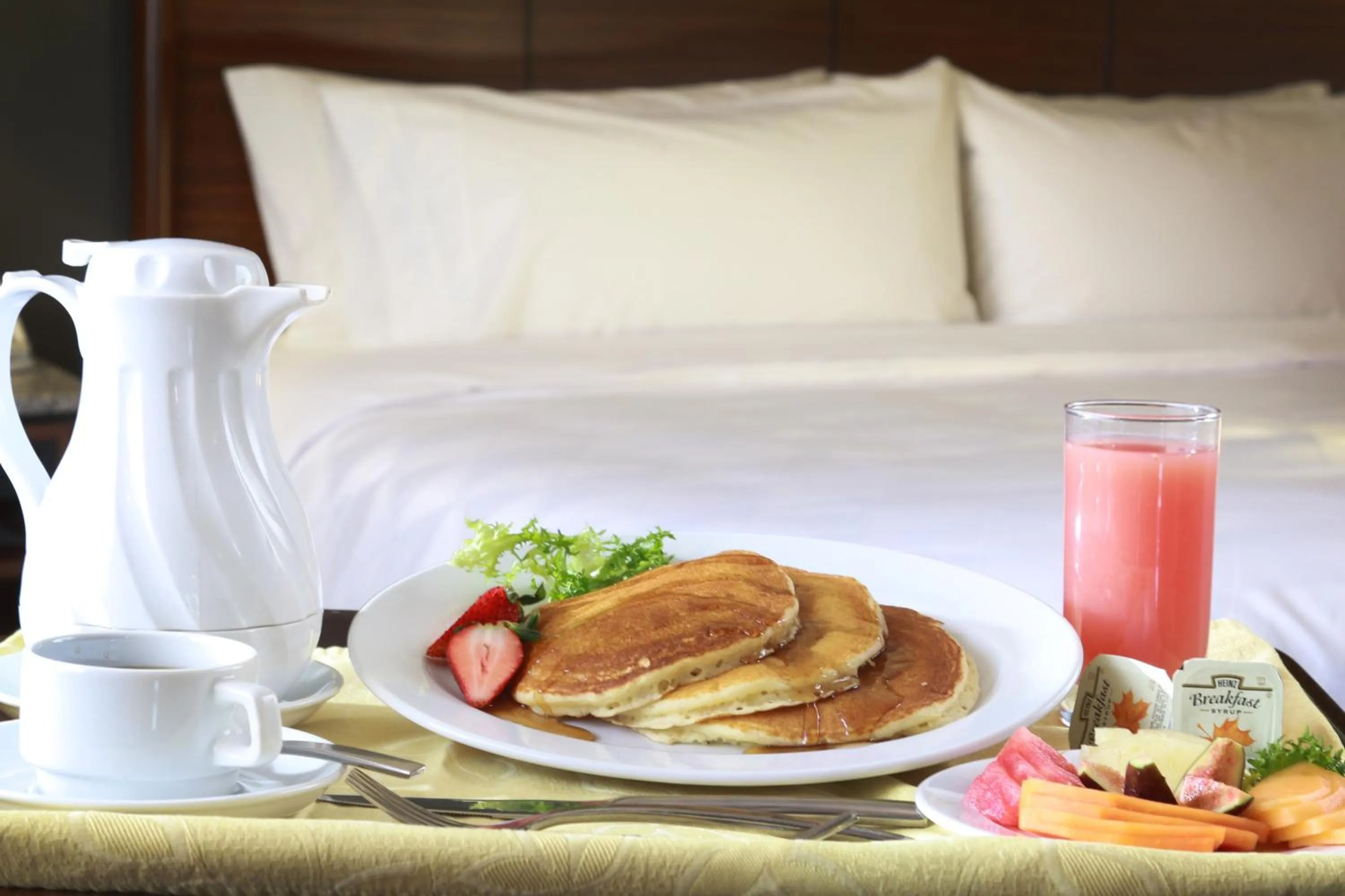 Photo of the whole room, Bed in Holiday Inn Mexico City - Trade Center, an IHG Hotel