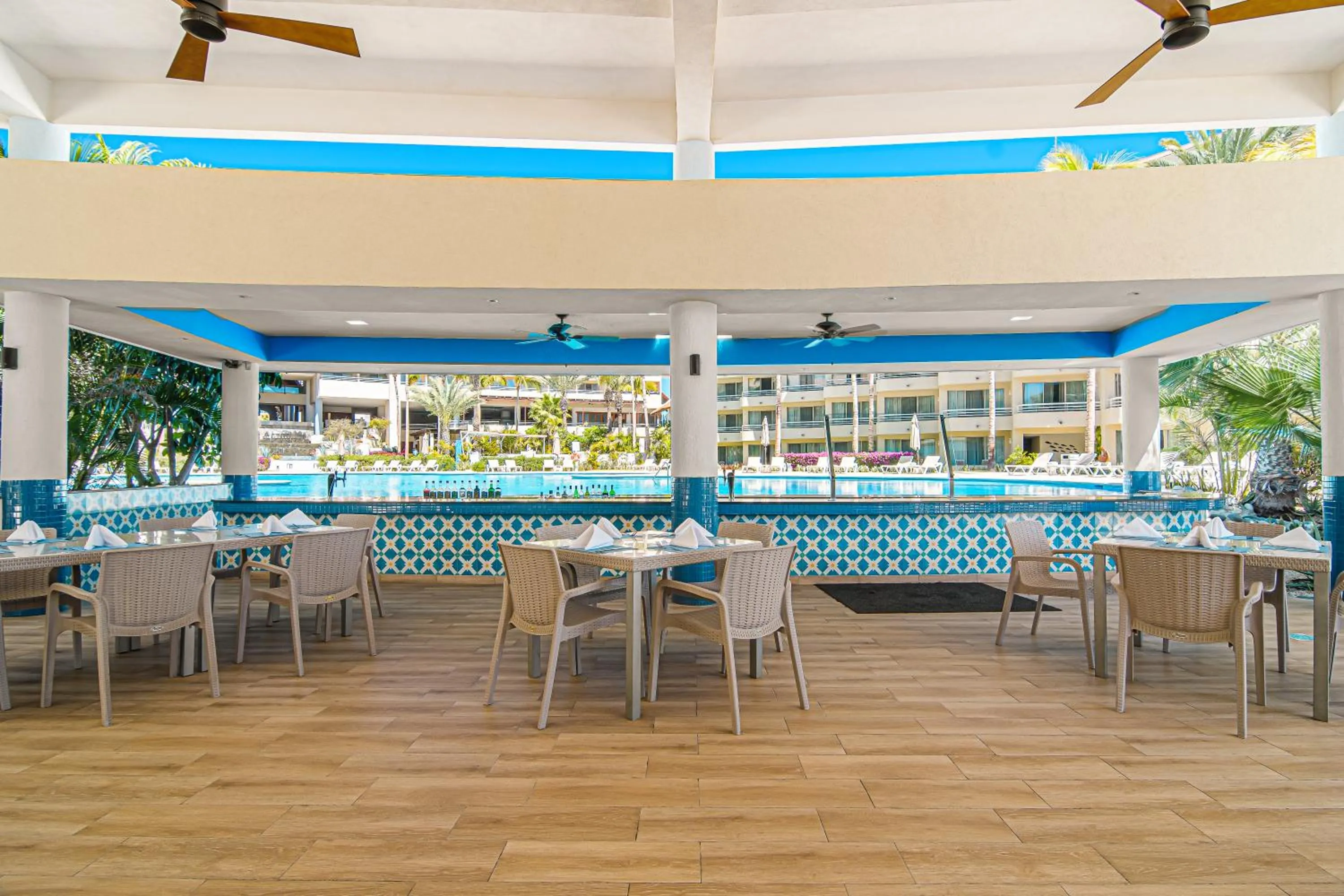 Lounge or bar in Barceló Gran Faro Los Cabos