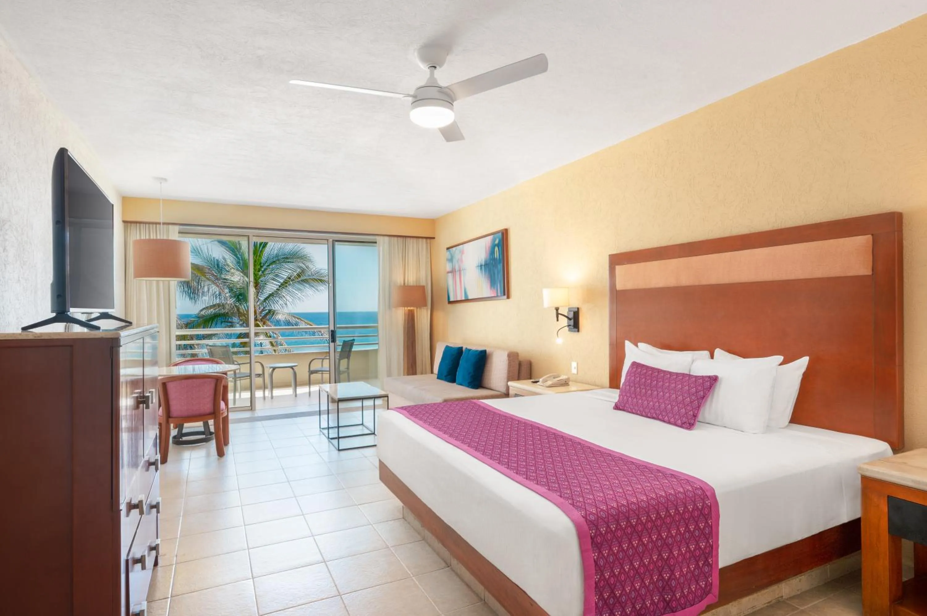 Bed in GR Solaris Lighthouse - All Inclusive