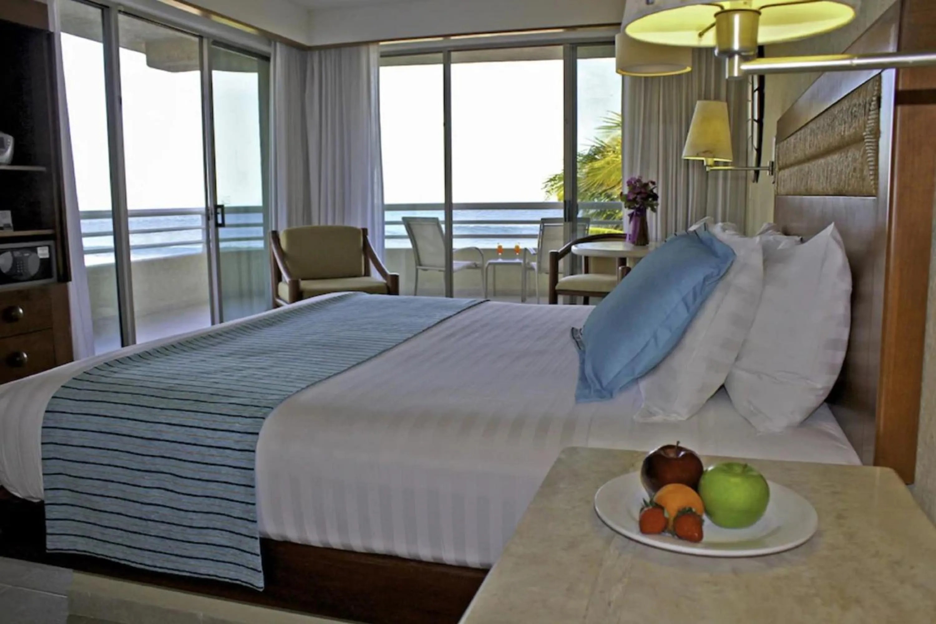 Photo of the whole room in Barceló Gran Faro Los Cabos