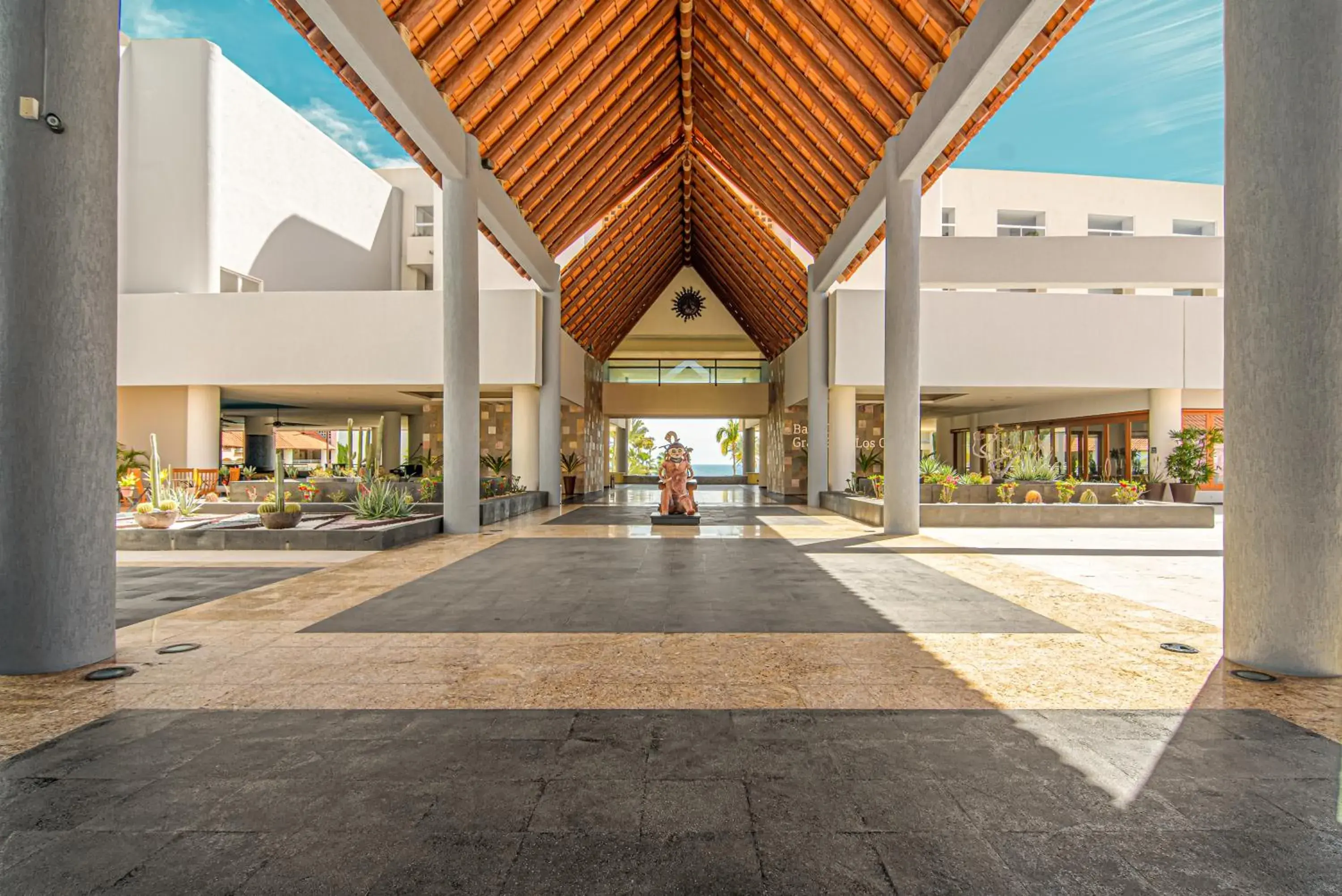 Facade/entrance in Barceló Gran Faro Los Cabos Facade/entrance in Barceló Gran Faro Los Cabos