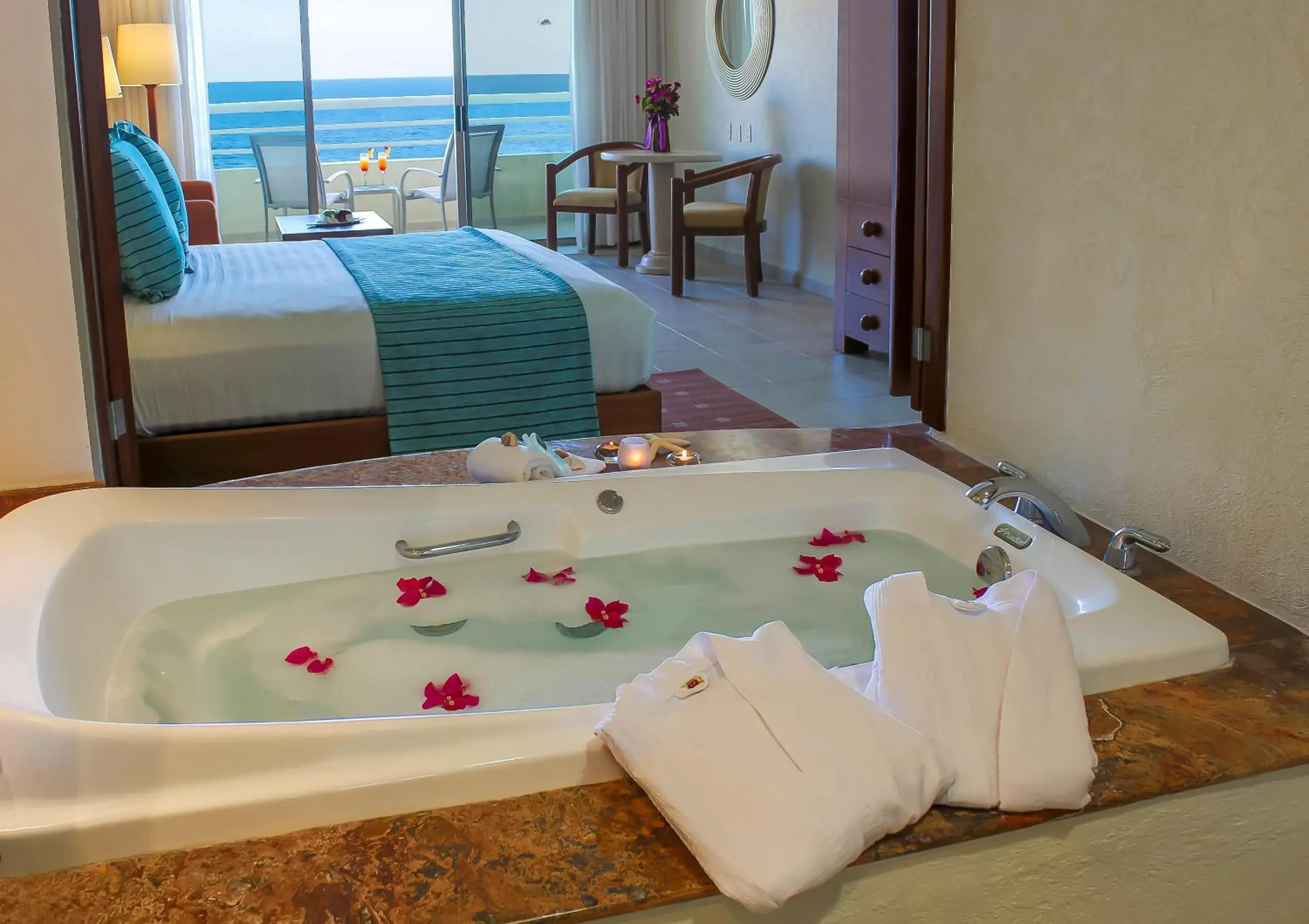 Bathroom, Bed in GR Solaris Lighthouse - All Inclusive Bathroom, Bed in GR Solaris Lighthouse - All Inclusive