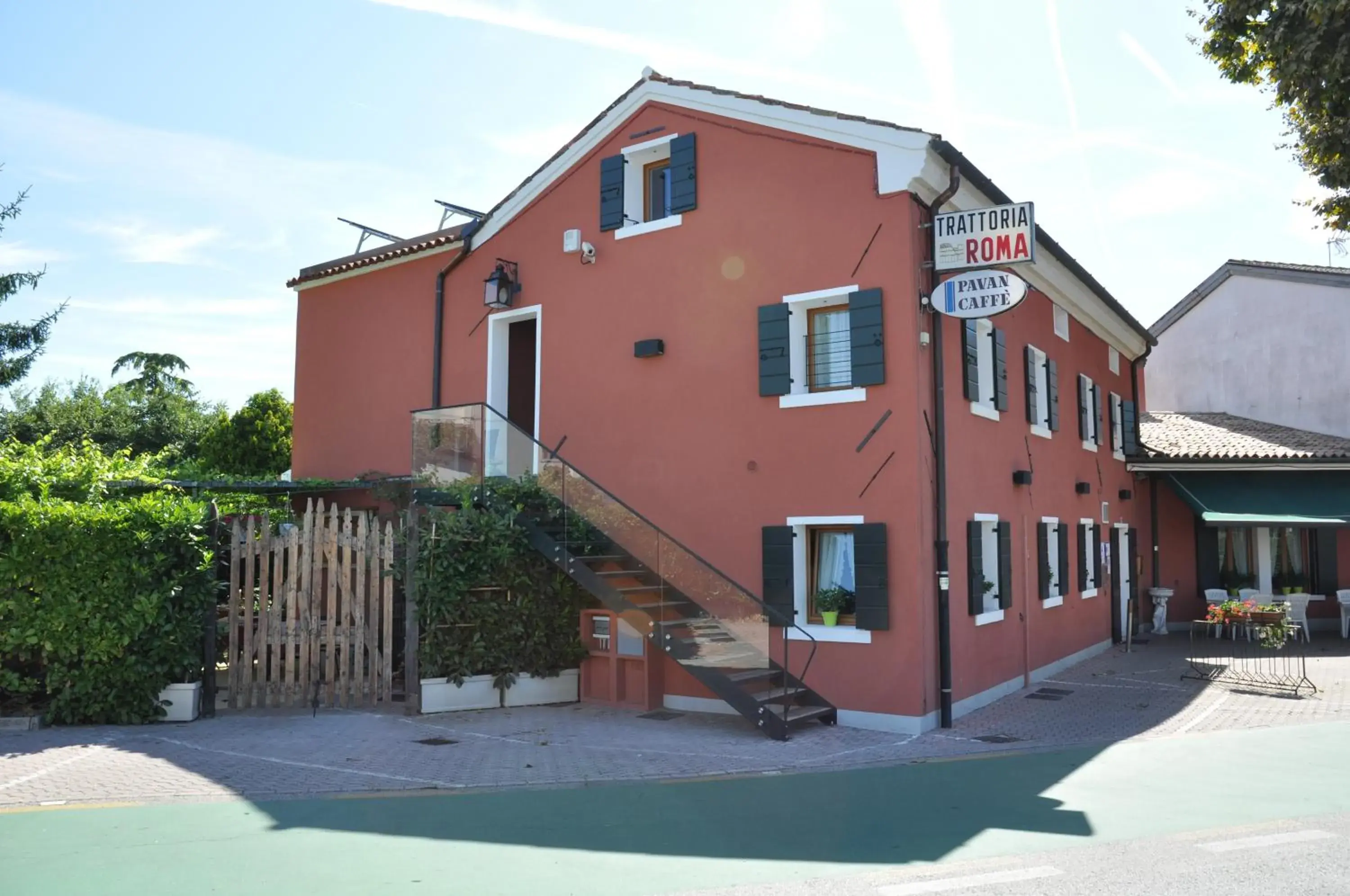 Facade/entrance in Casa Rosanna Facade/entrance in Casa Rosanna