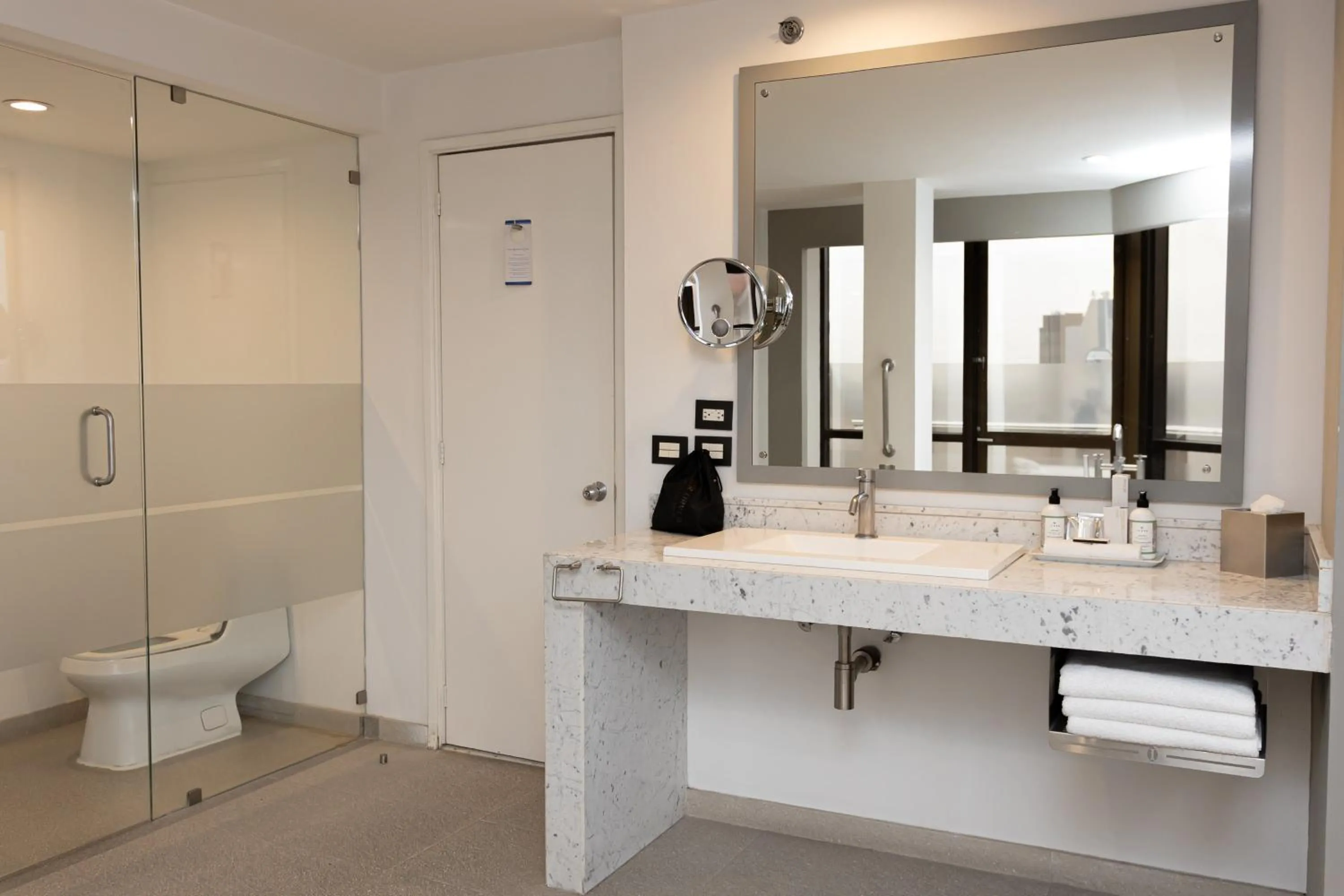 Photo of the whole room in Presidente InterContinental Guadalajara by IHG