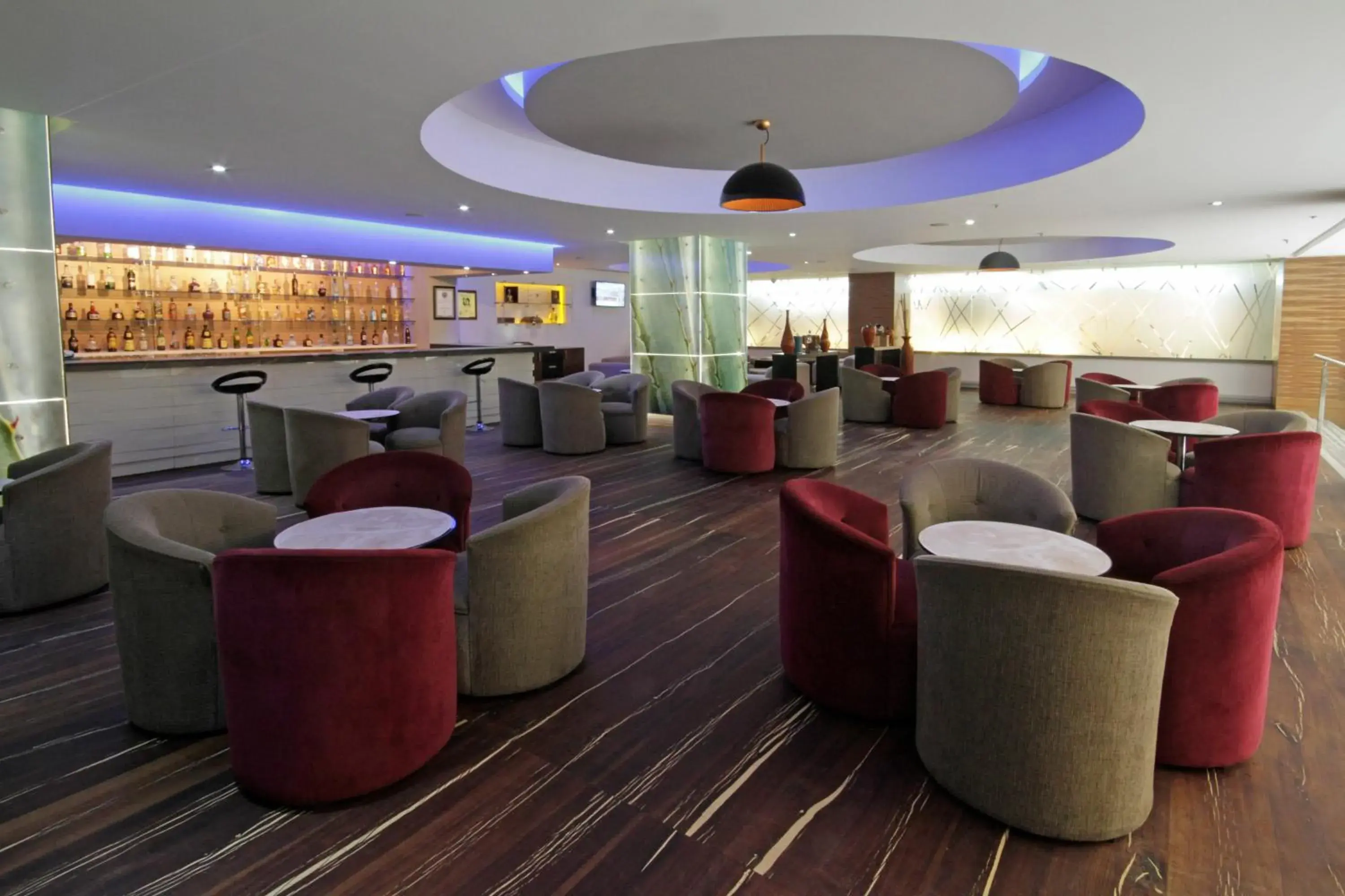 Lounge or bar in Presidente InterContinental Guadalajara by IHG Lounge or bar in Presidente InterContinental Guadalajara by IHG