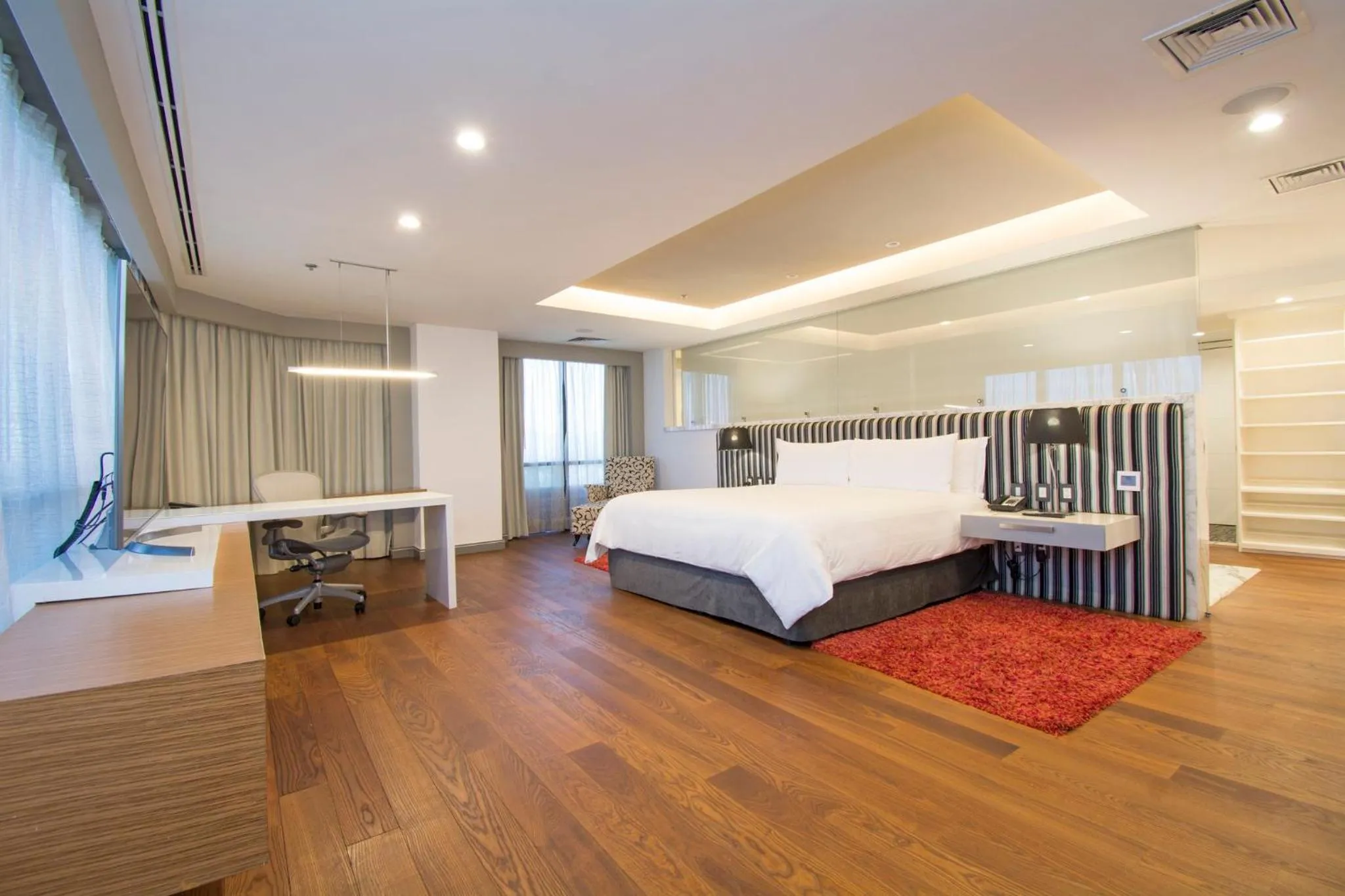 Photo of the whole room, Bed in Presidente InterContinental Guadalajara by IHG