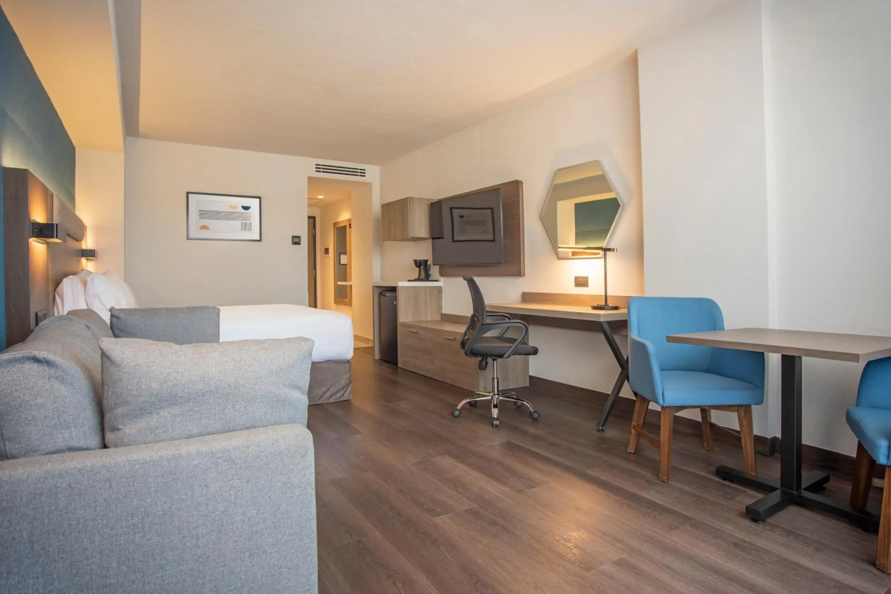 Bed in Holiday Inn Express Guadalajara Expo by IHG Bed in Holiday Inn Express Guadalajara Expo by IHG