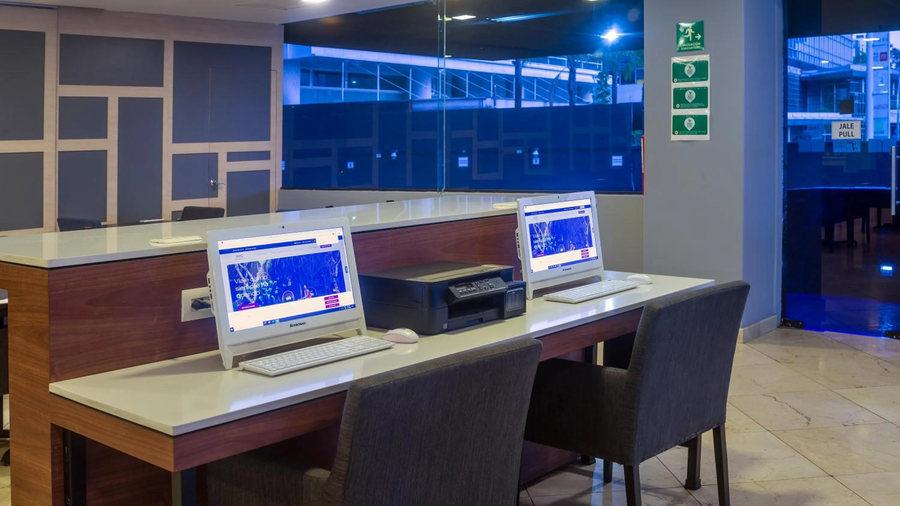 Lobby or reception in Holiday Inn Express Mexico Santa Fe by IHG