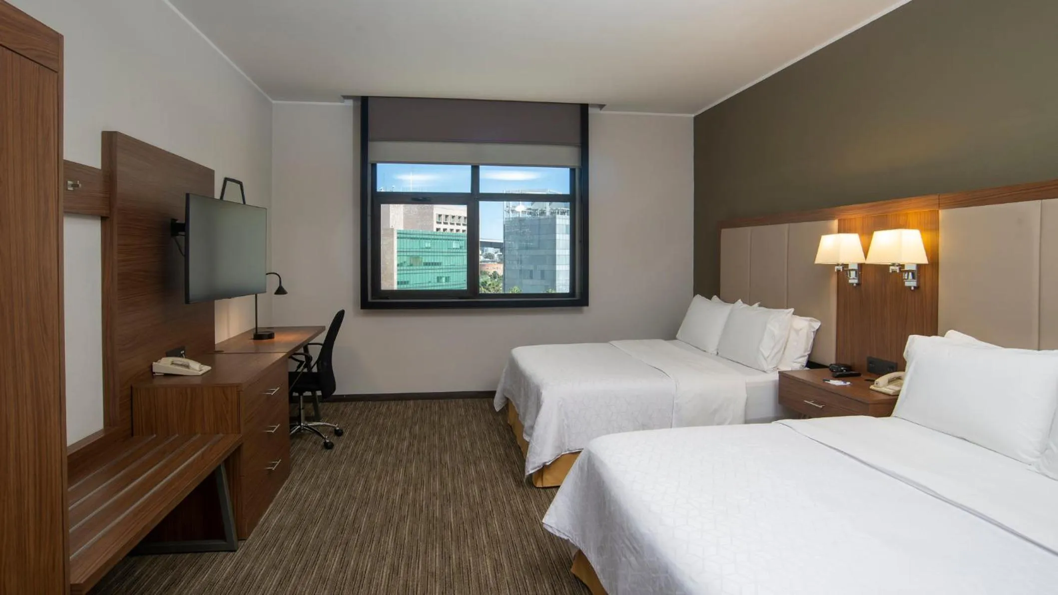 Photo of the whole room, Bed in Holiday Inn Express Mexico Santa Fe by IHG