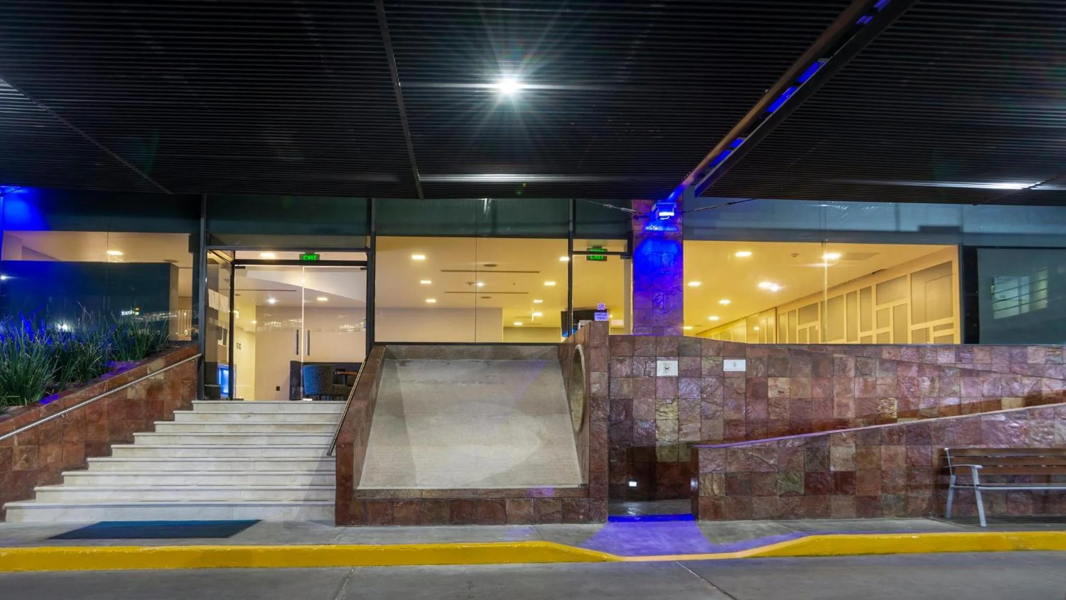 Property building in Holiday Inn Express Mexico Santa Fe by IHG