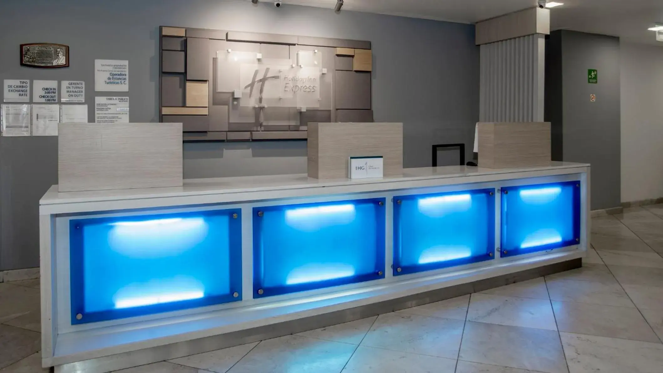 Property building in Holiday Inn Express Mexico Santa Fe by IHG Property building in Holiday Inn Express Mexico Santa Fe by IHG