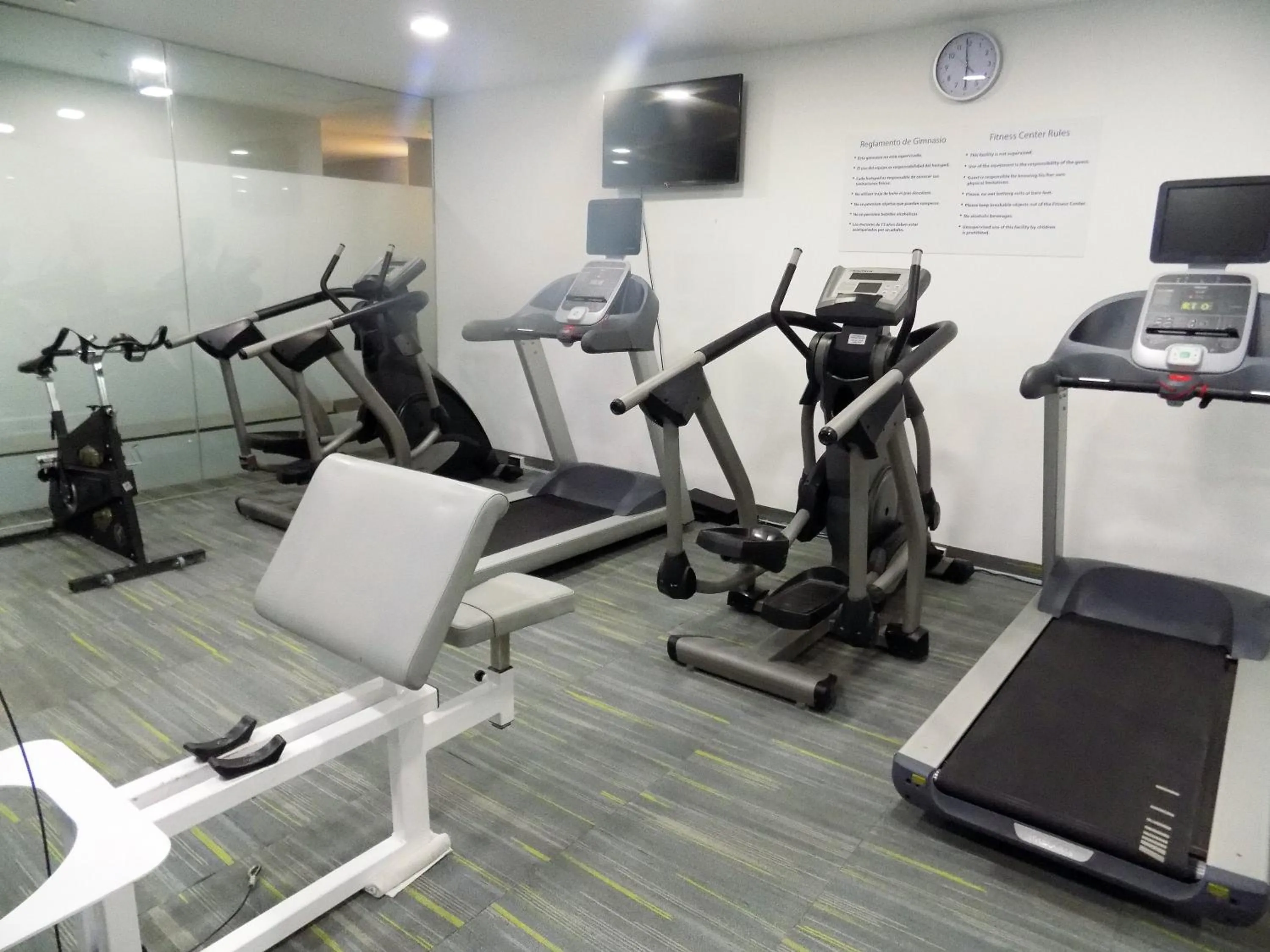 Fitness centre/facilities in Holiday Inn Express Mexico Santa Fe by IHG