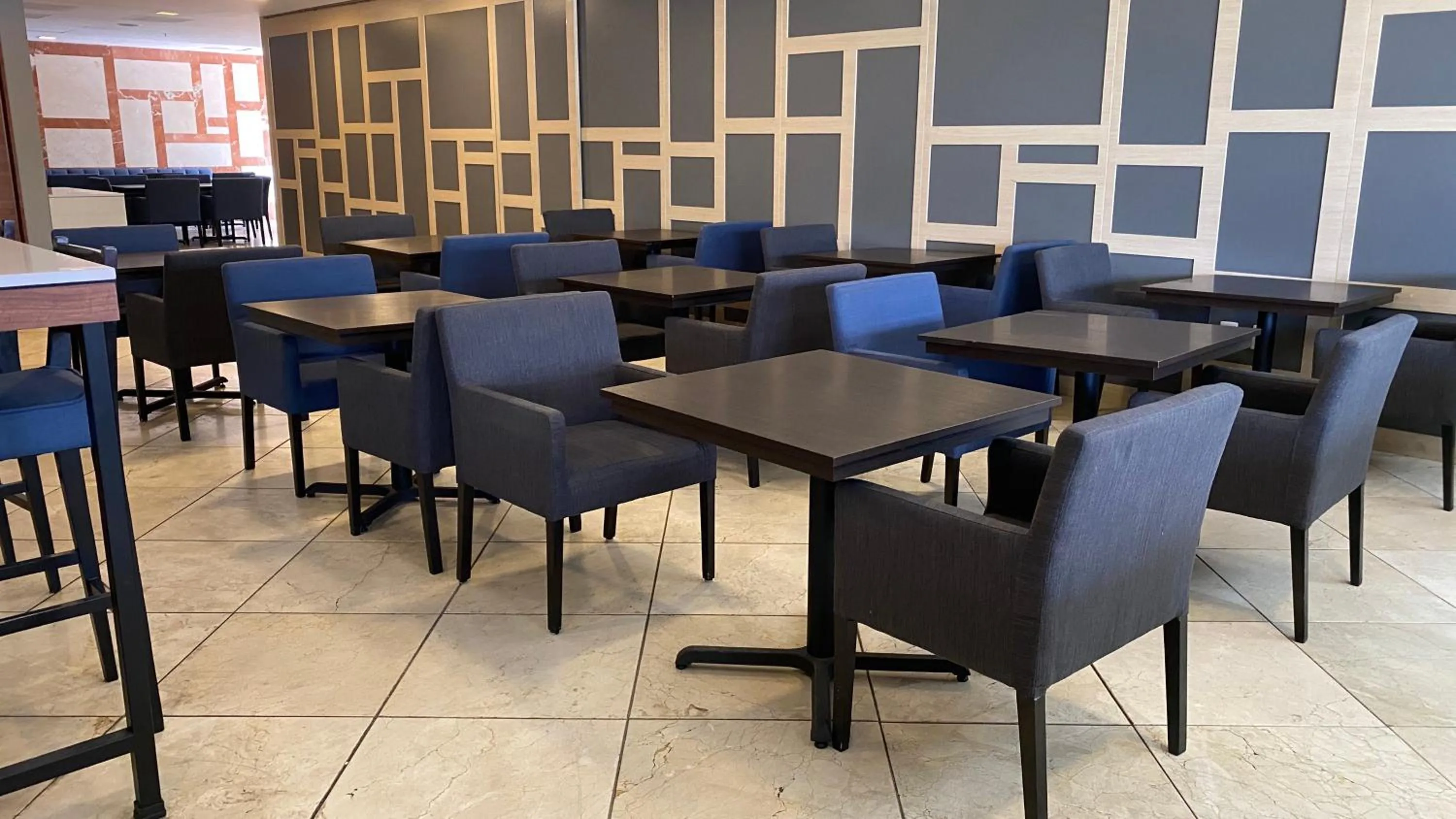 Restaurant/places to eat in Holiday Inn Express Mexico Santa Fe by IHG